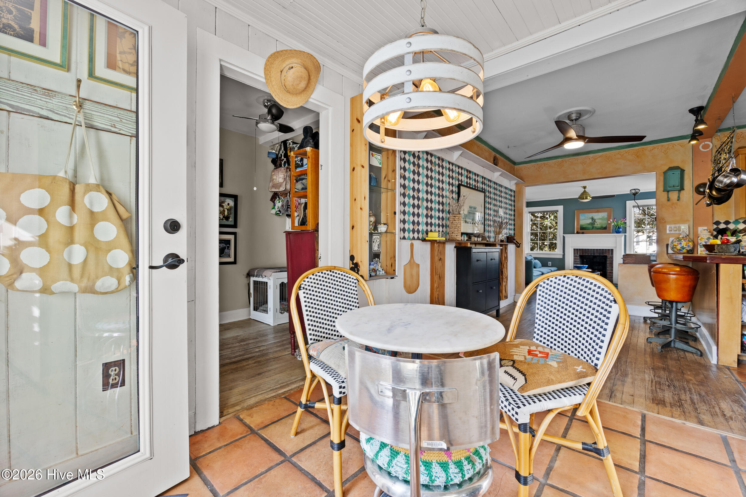 100559586 | Photo 15