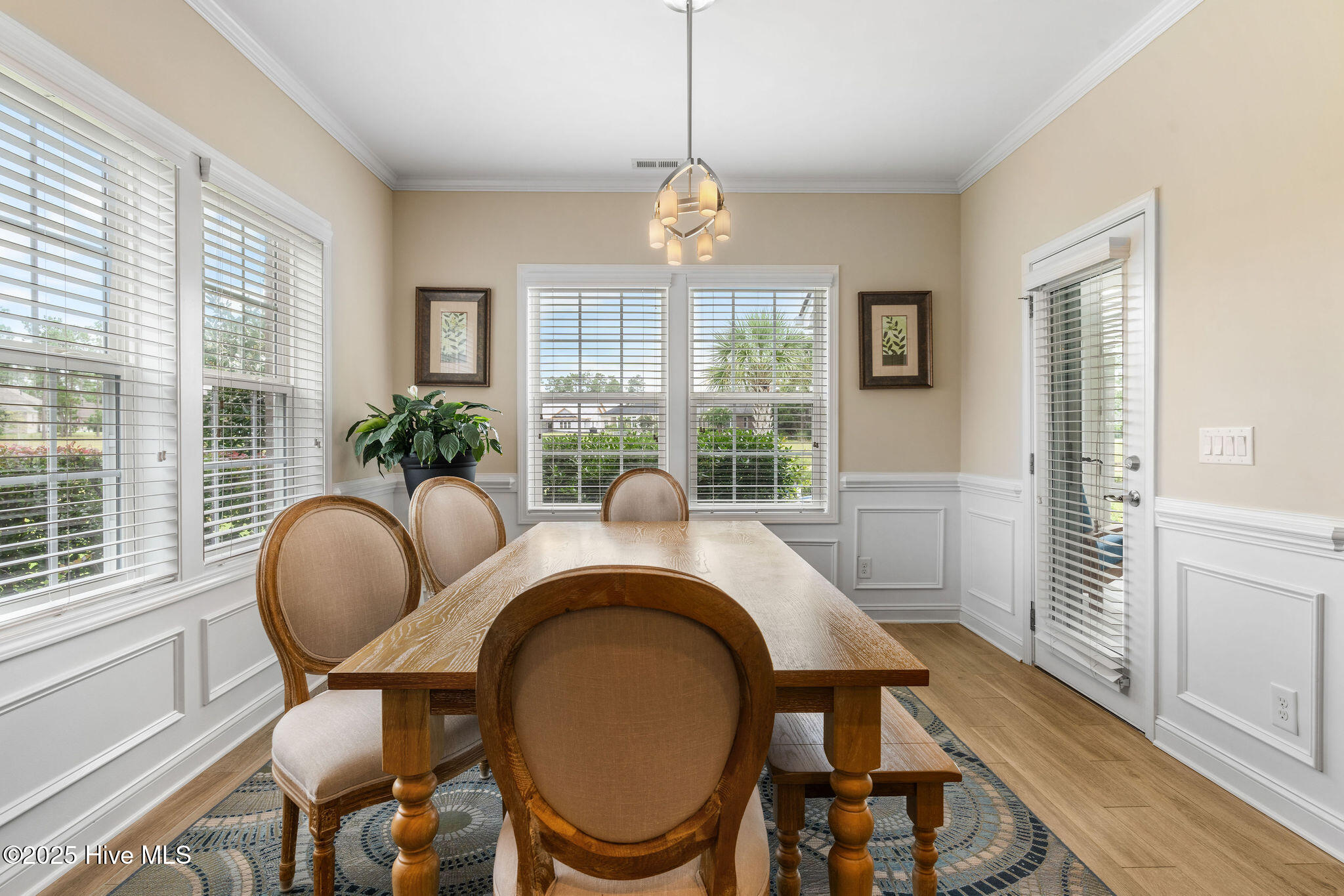 100531104 | Photo 22