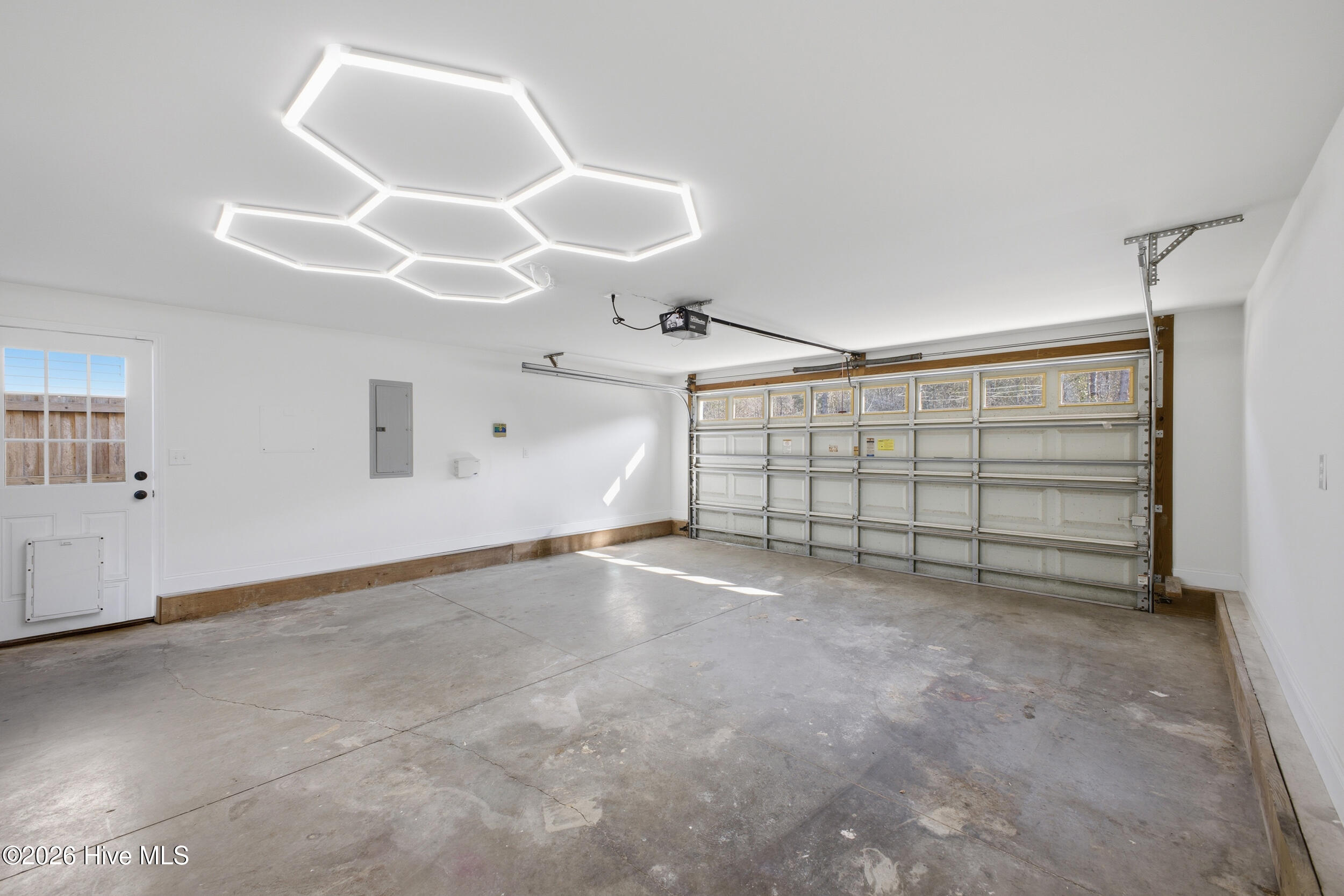 100559842 | Photo 29