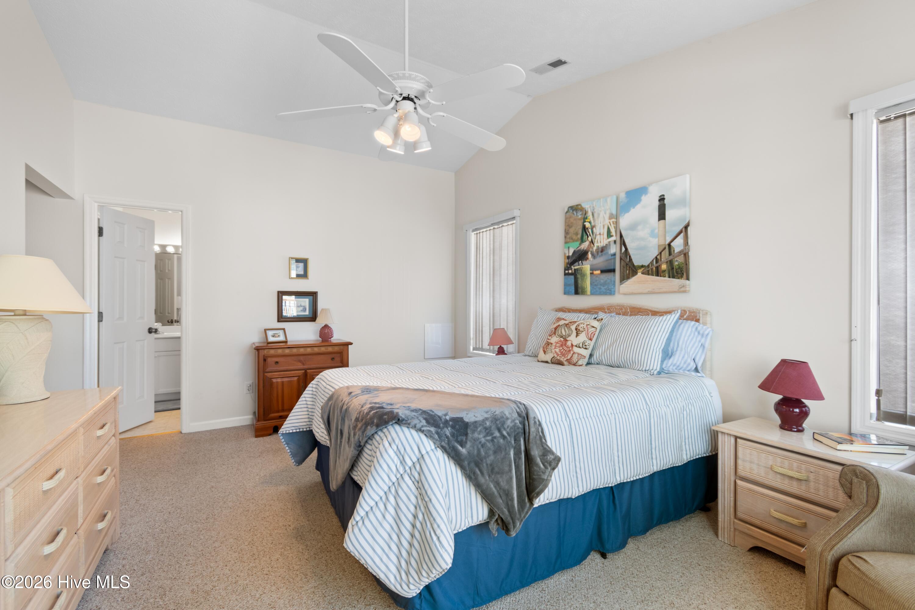 100561293 | Photo 23