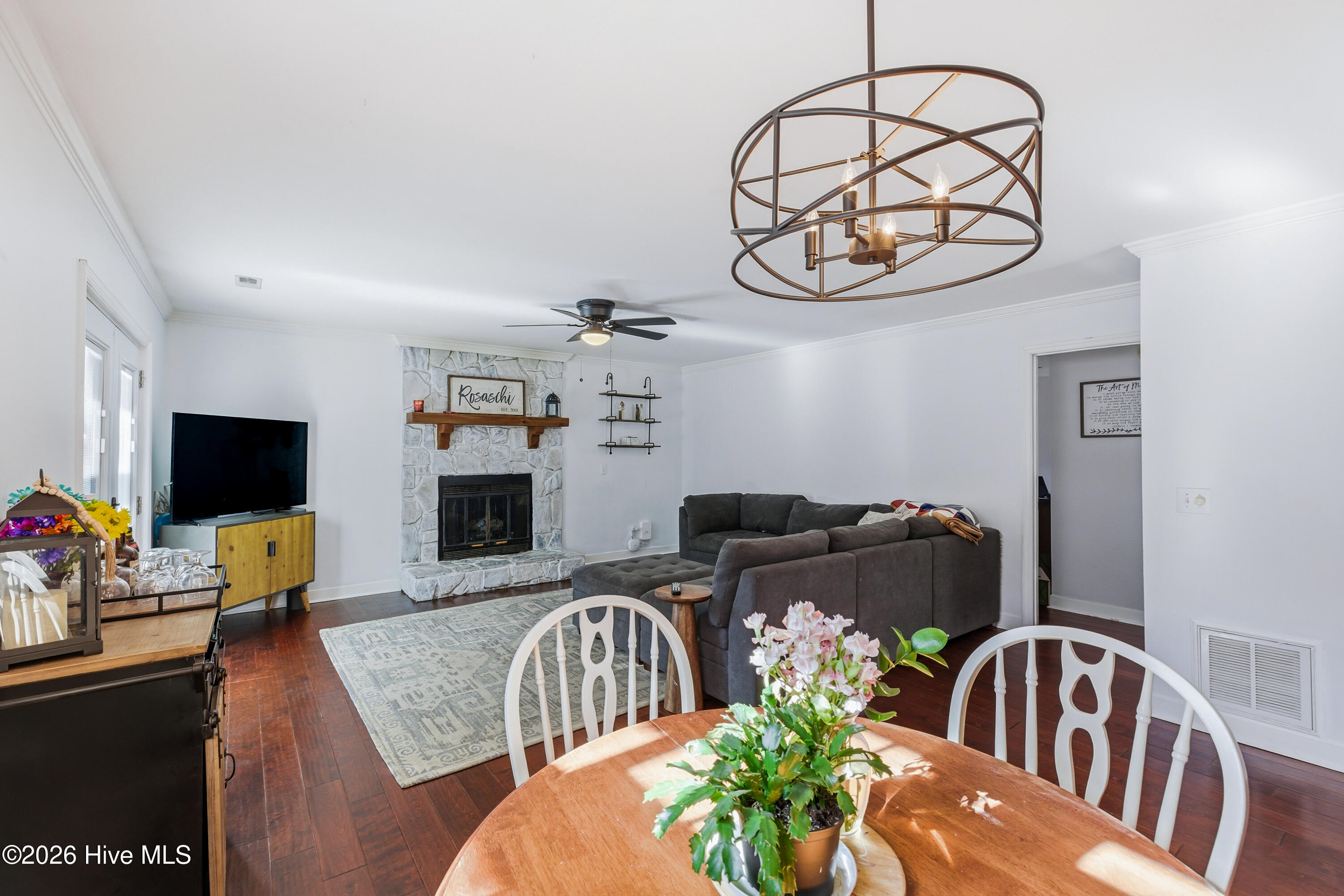 100555123 | Photo 16