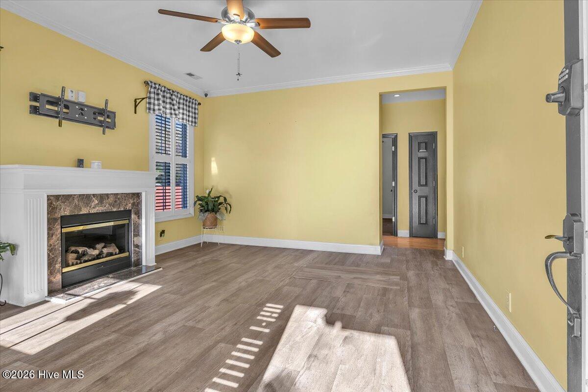 100561788 | Photo 22