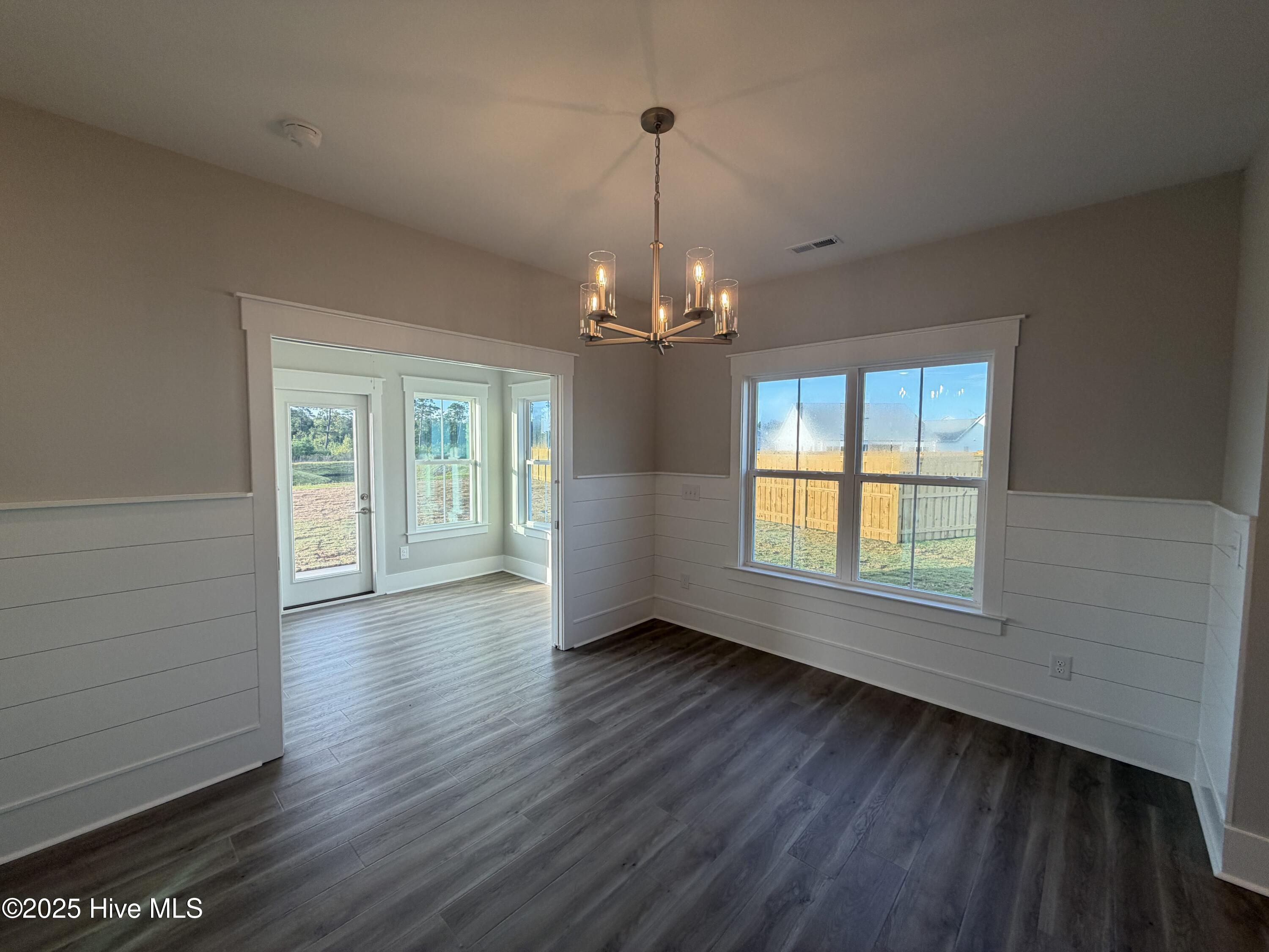 100493805 | Photo 12