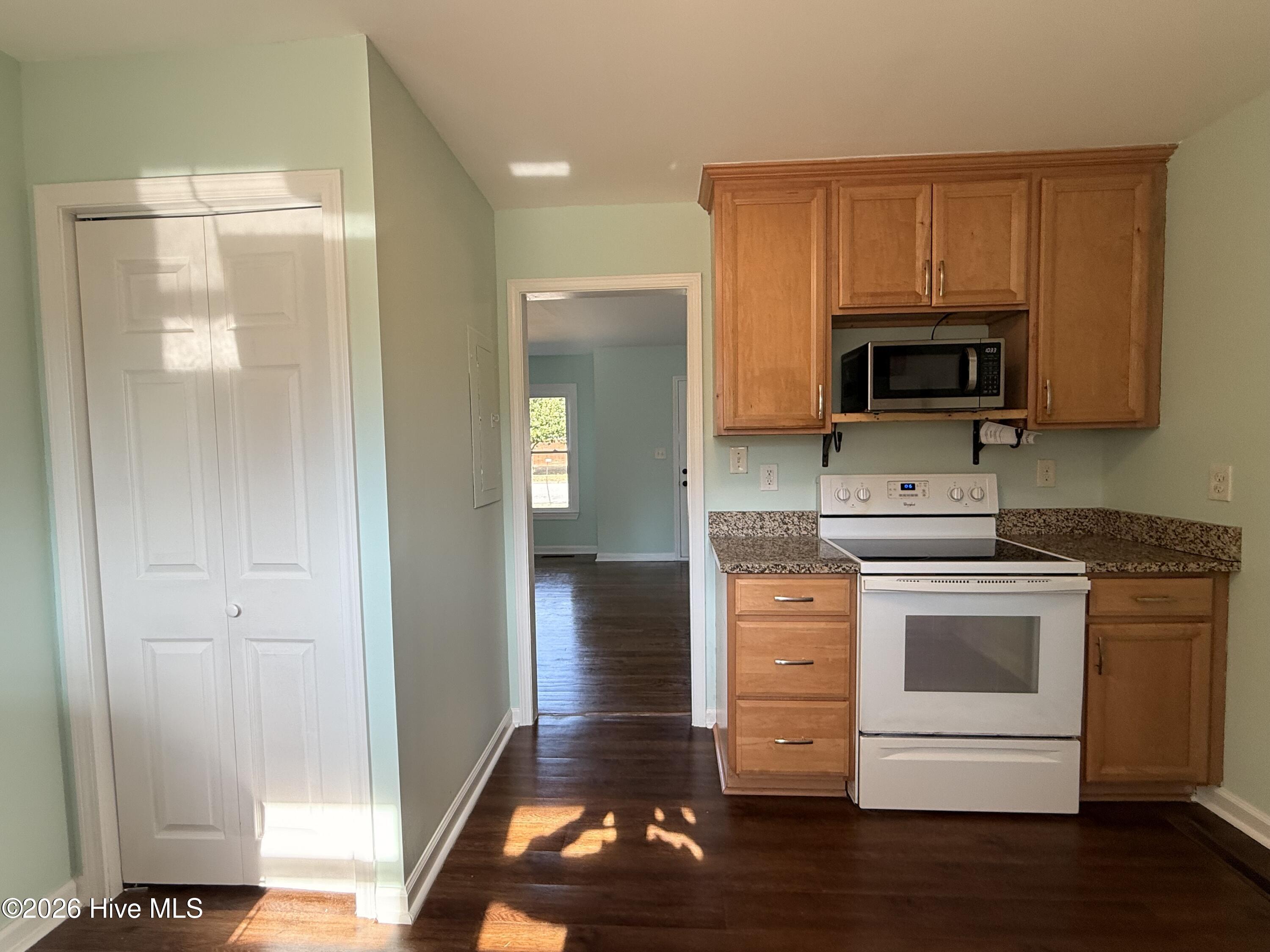 100548164 | Photo 14