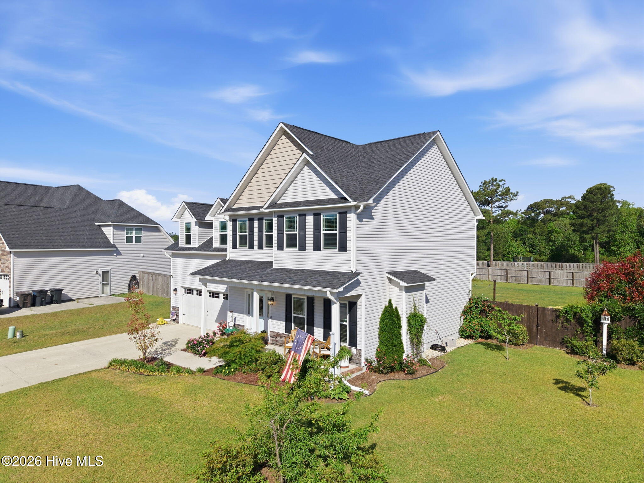 100570576 | Photo 51