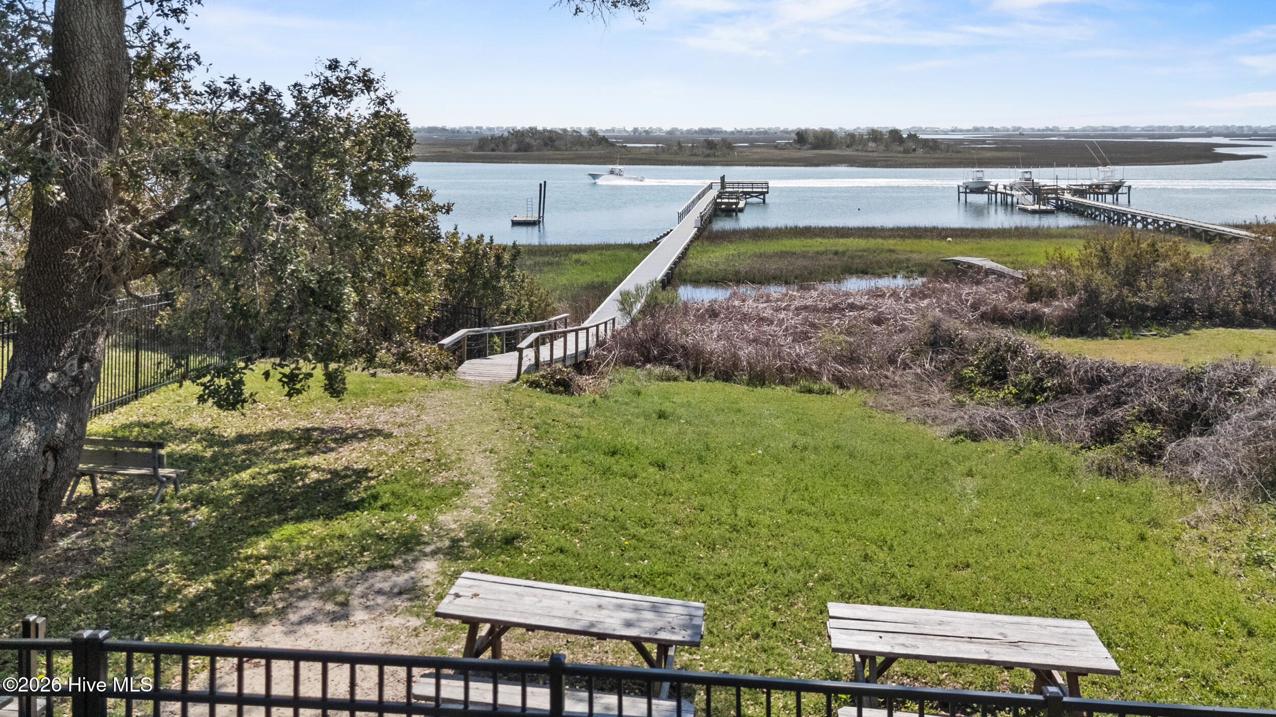 100562849 | Photo 52