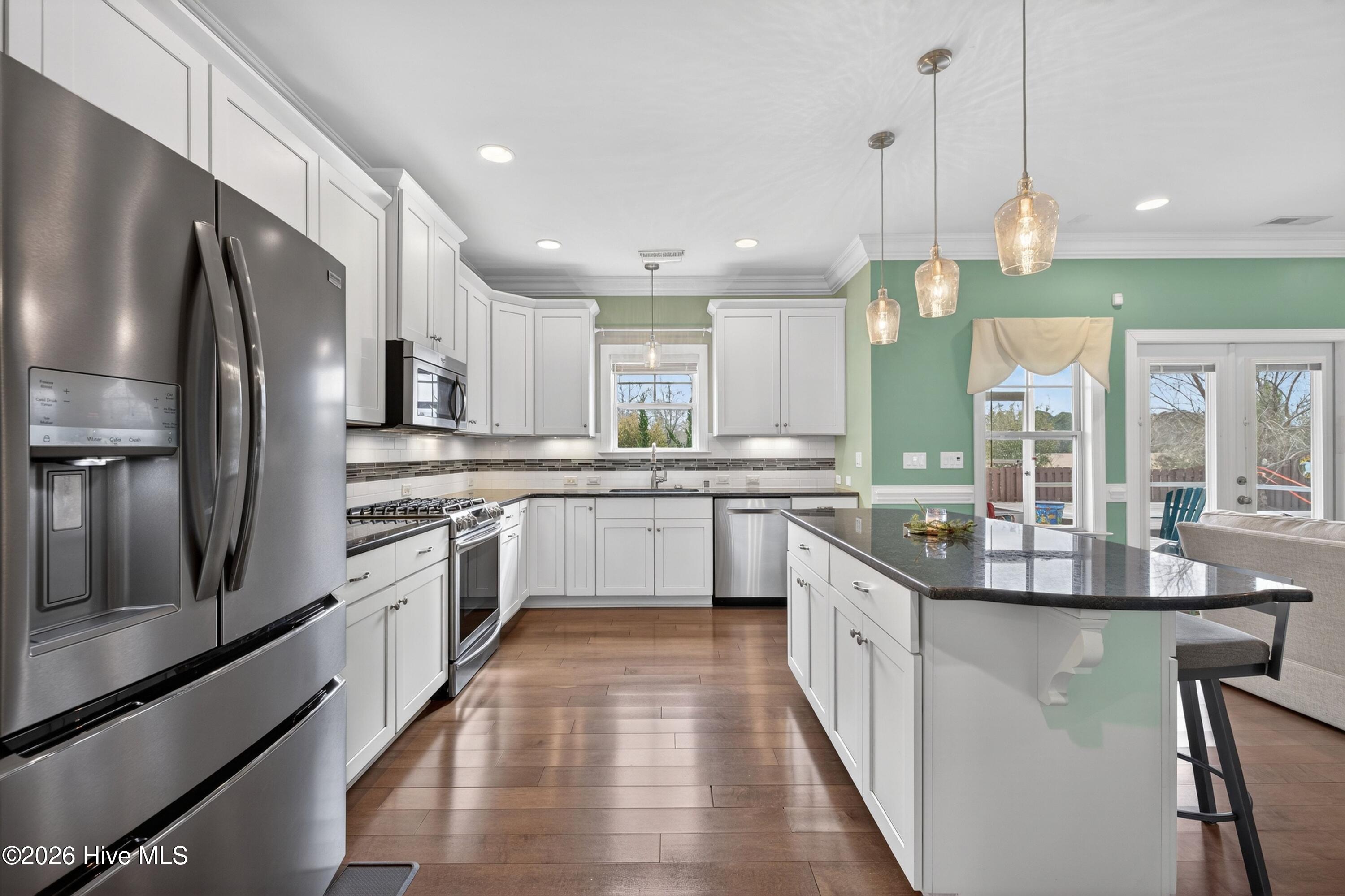 100552458 | Photo 11