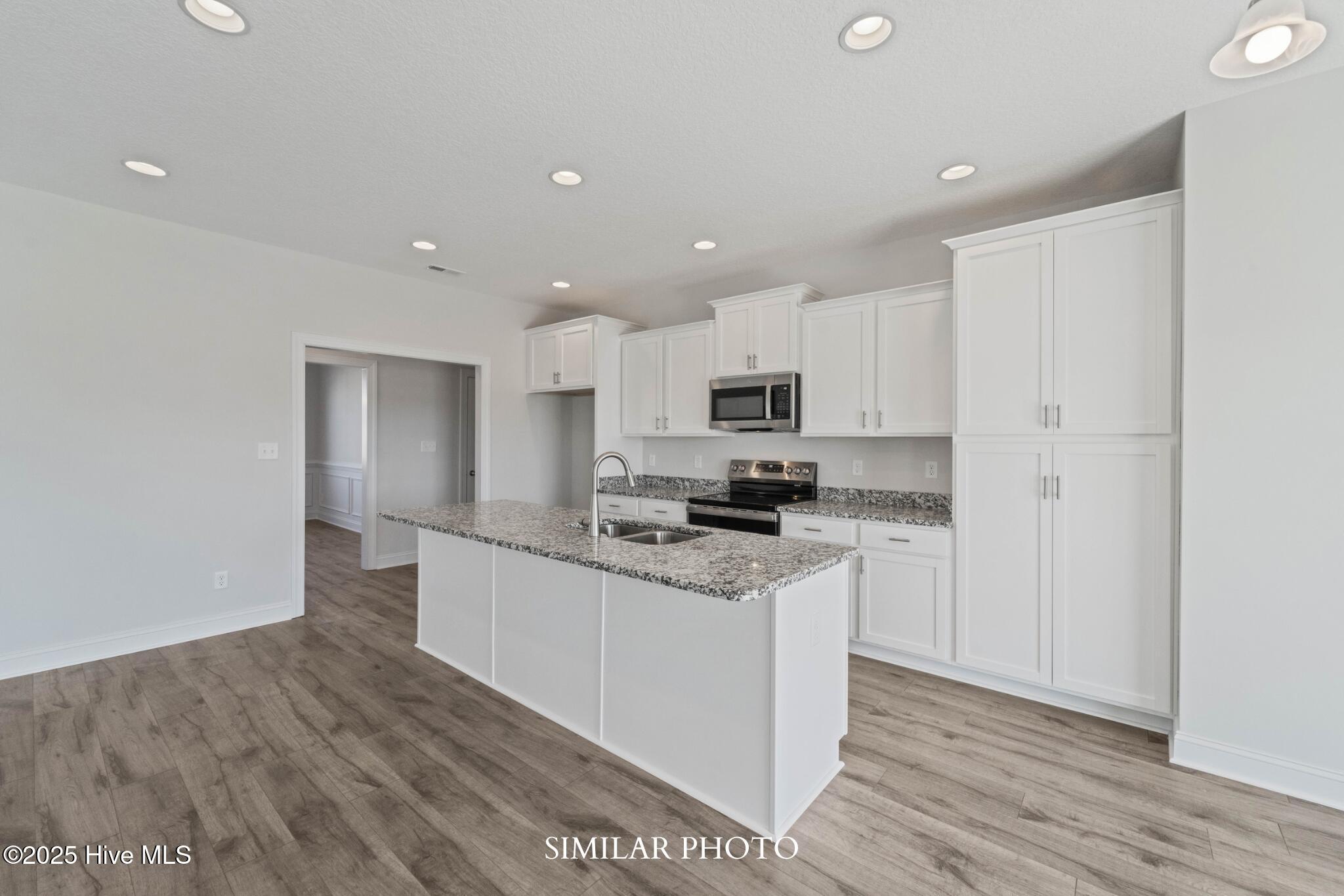 100538457 | Photo 17