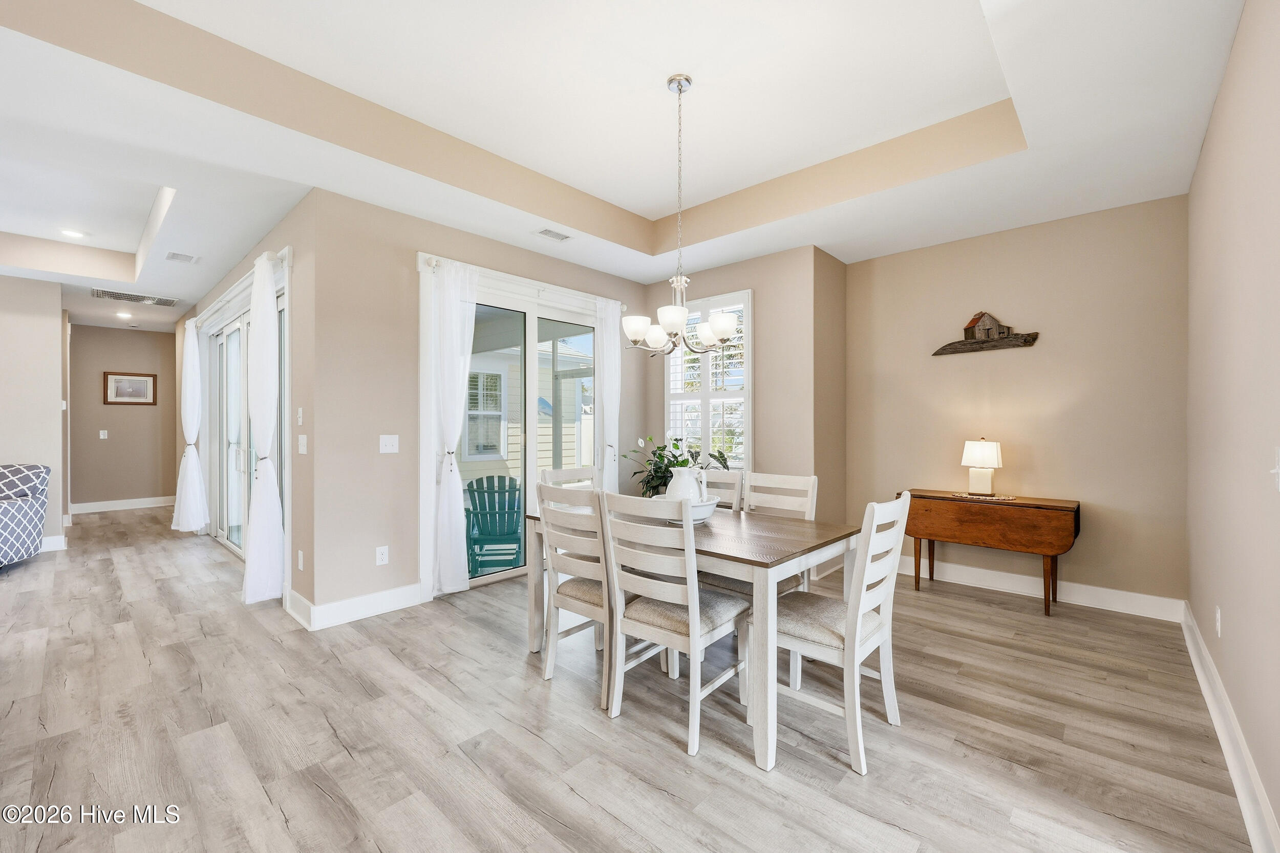 100563402 | Photo 11