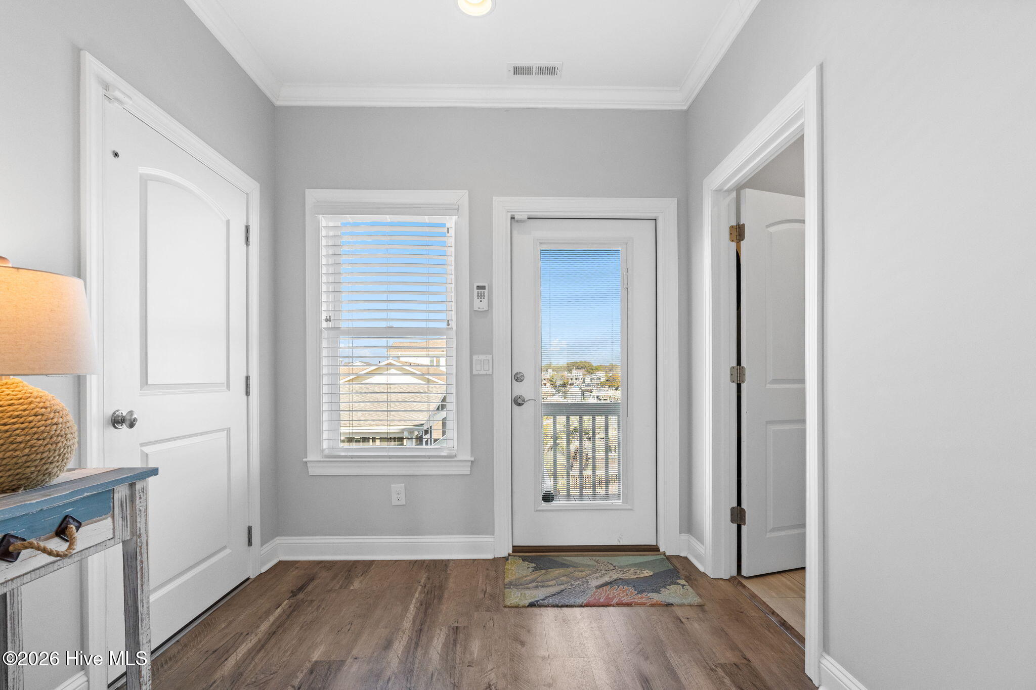 100555015 | Photo 28