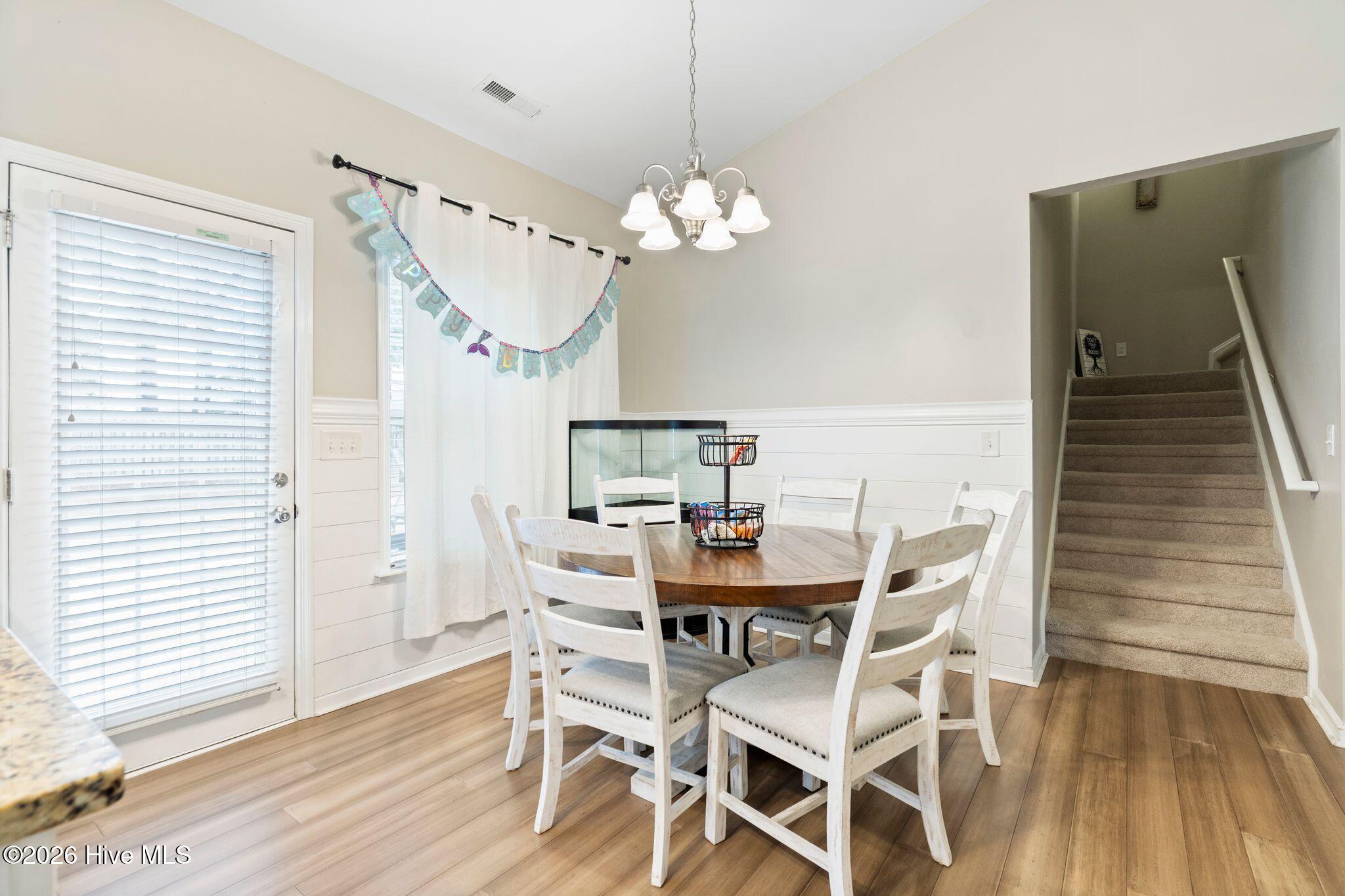 100553781 | Photo 23