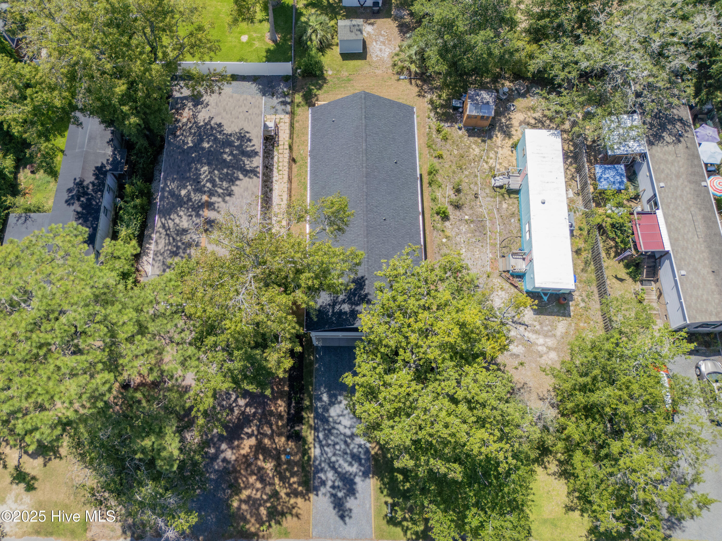 100509344 | Photo 34