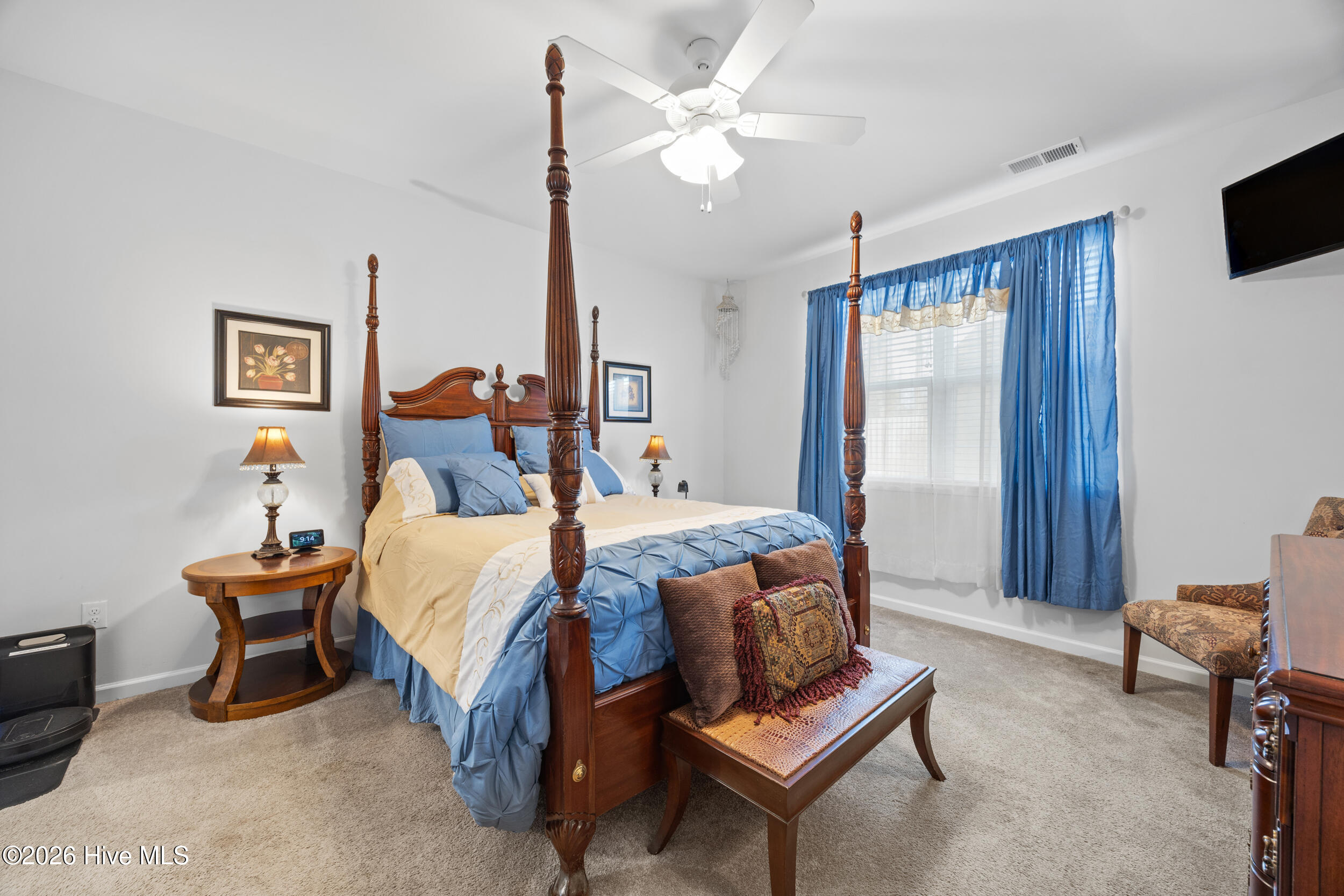 100549244 | Photo 10