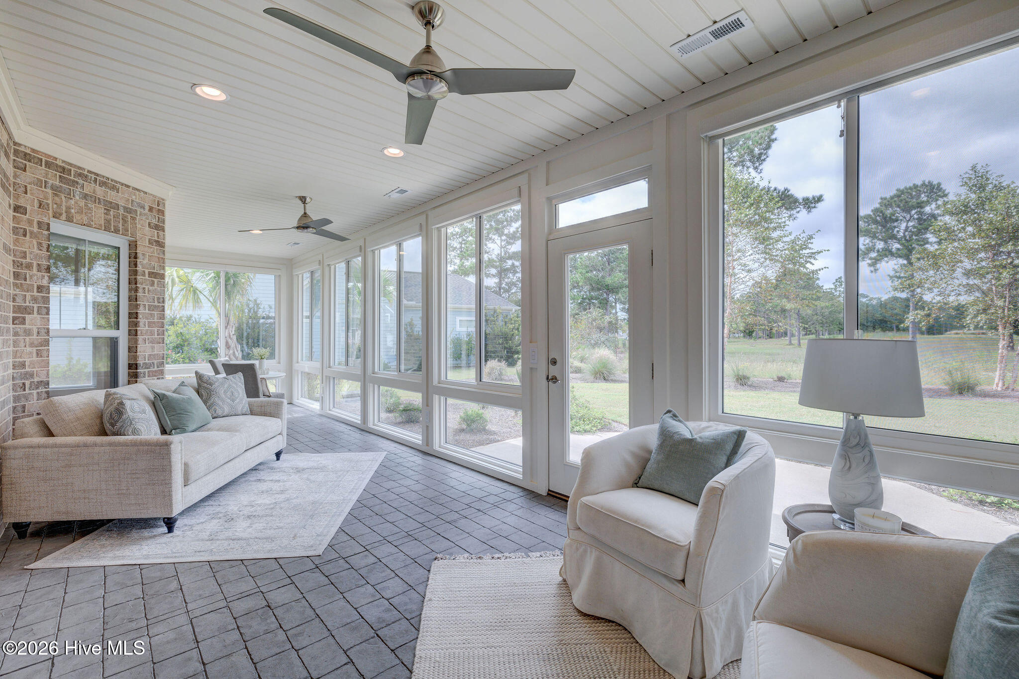 100558232 | Photo 18