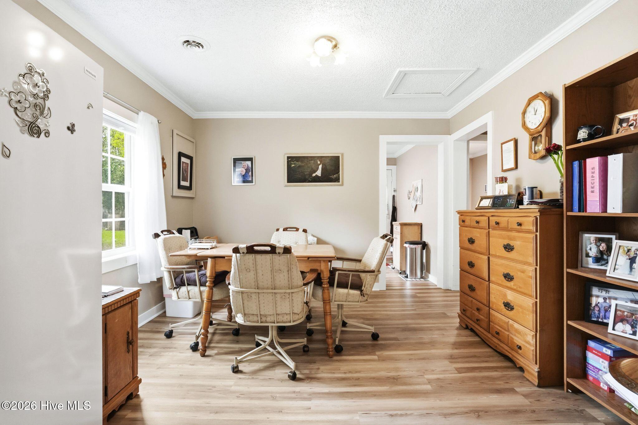 100565882 | Photo 16