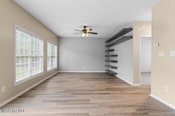 100567328 | Photo 15