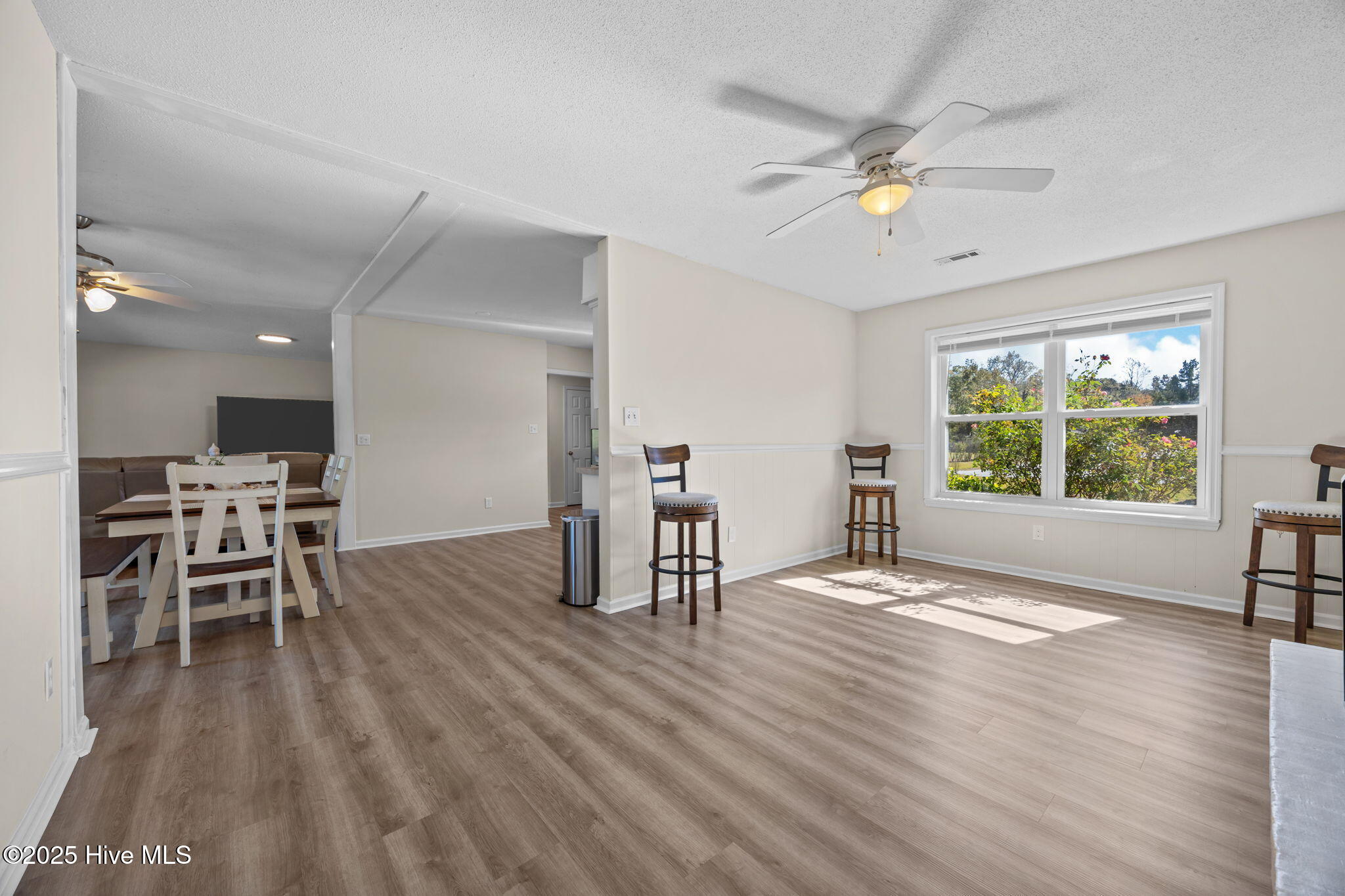 100515251 | Photo 26