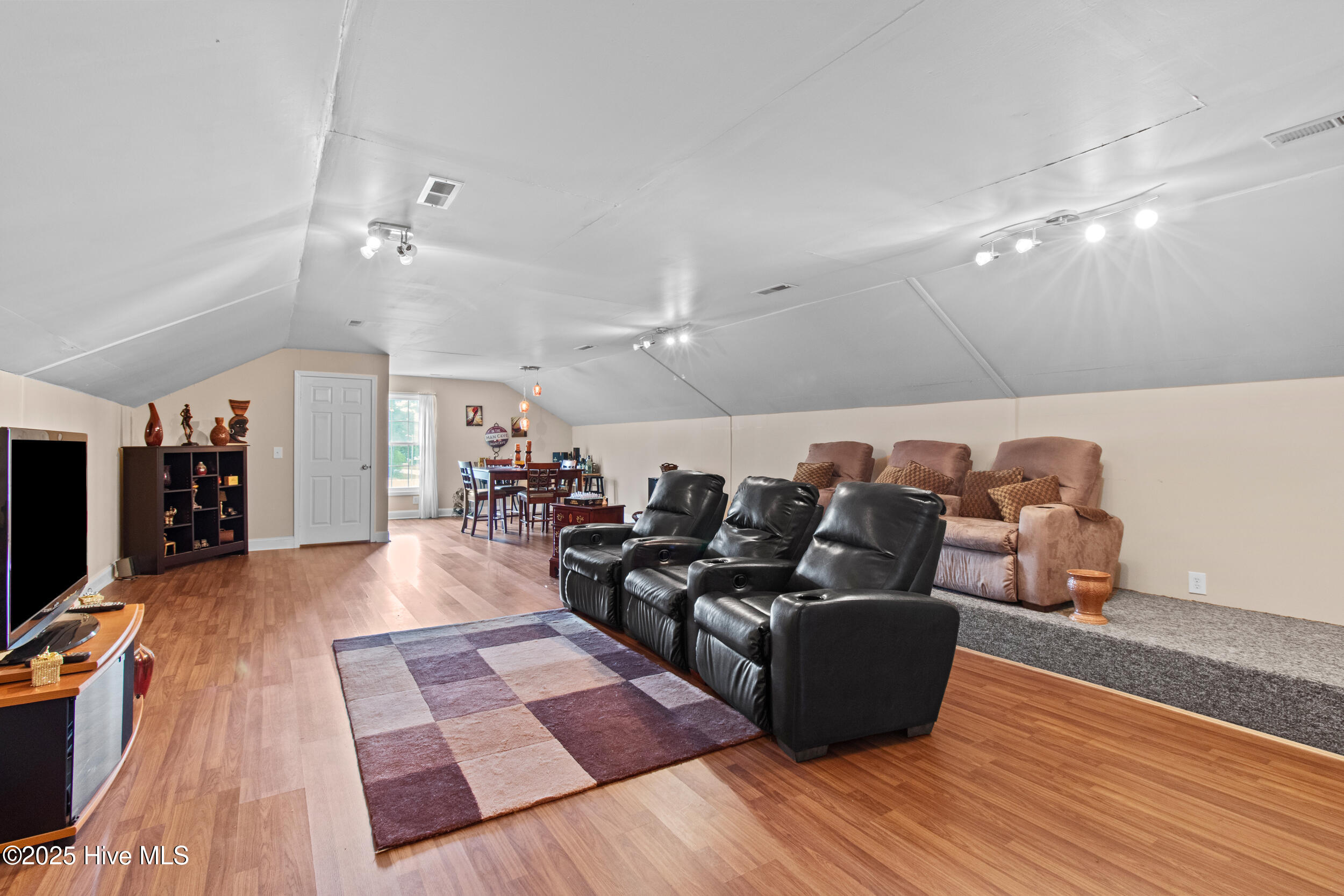 100552481 | Photo 36