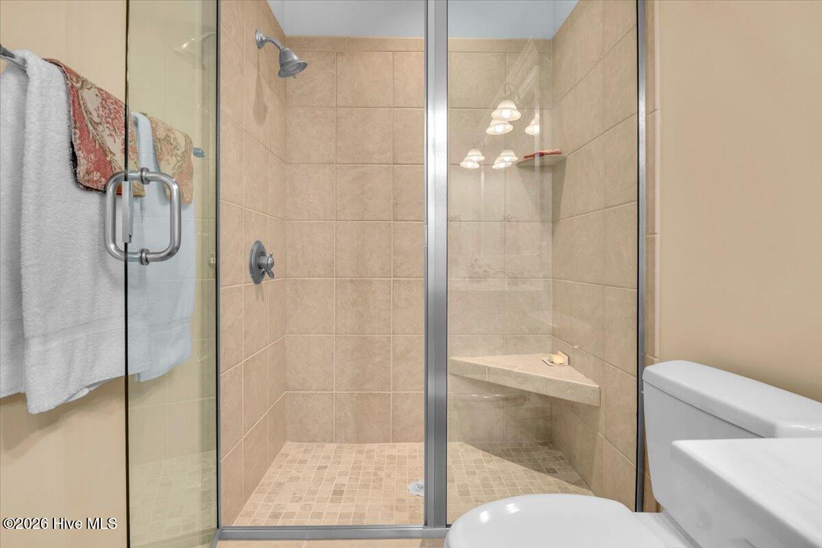 100566244 | Photo 25