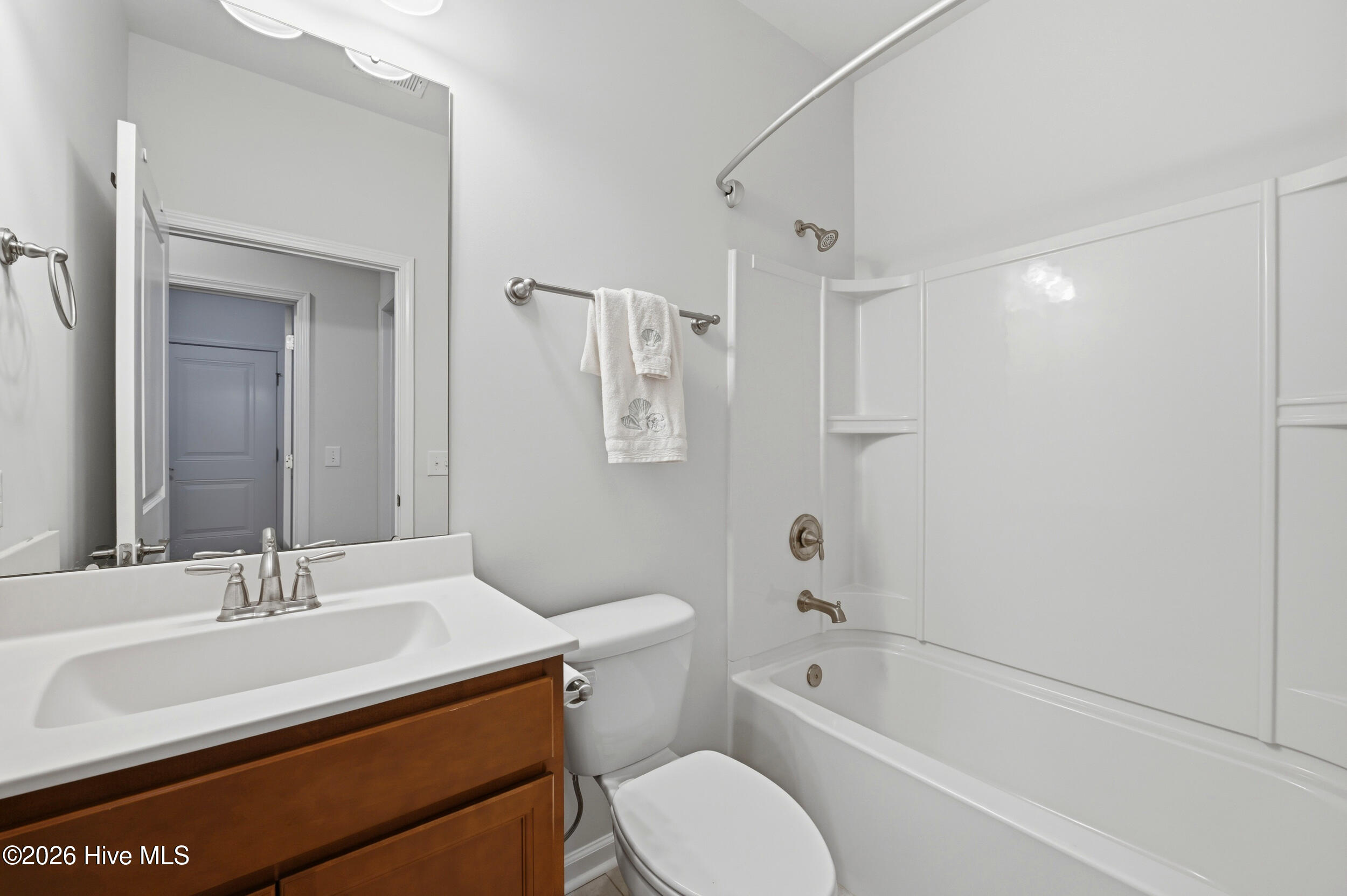 100565292 | Photo 25