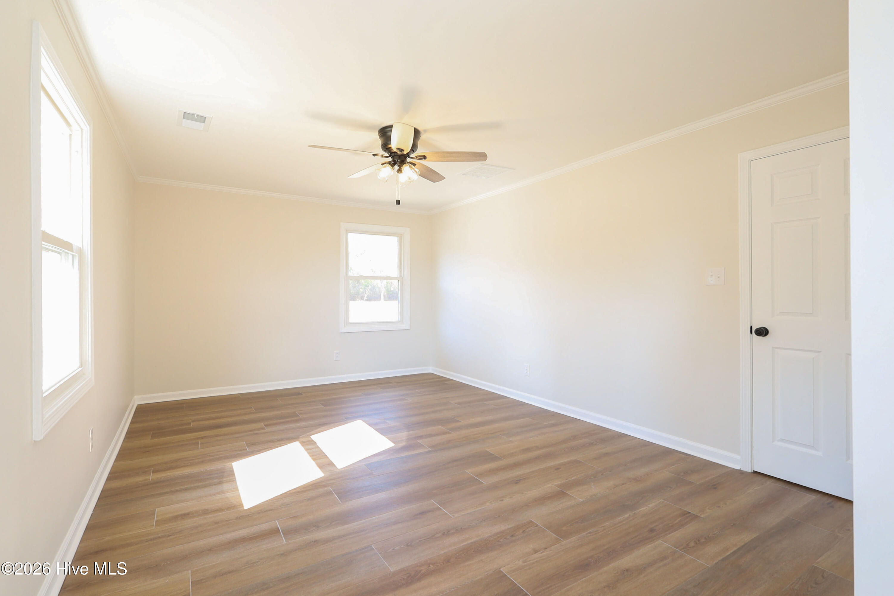 100556838 | Photo 28