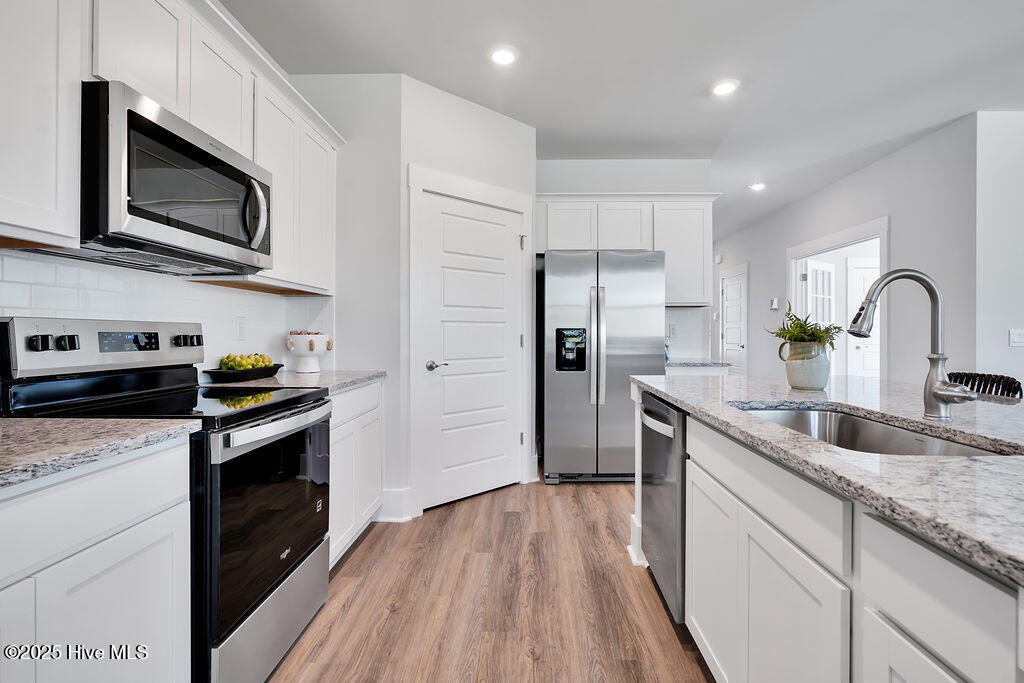 100558846 | Photo 17