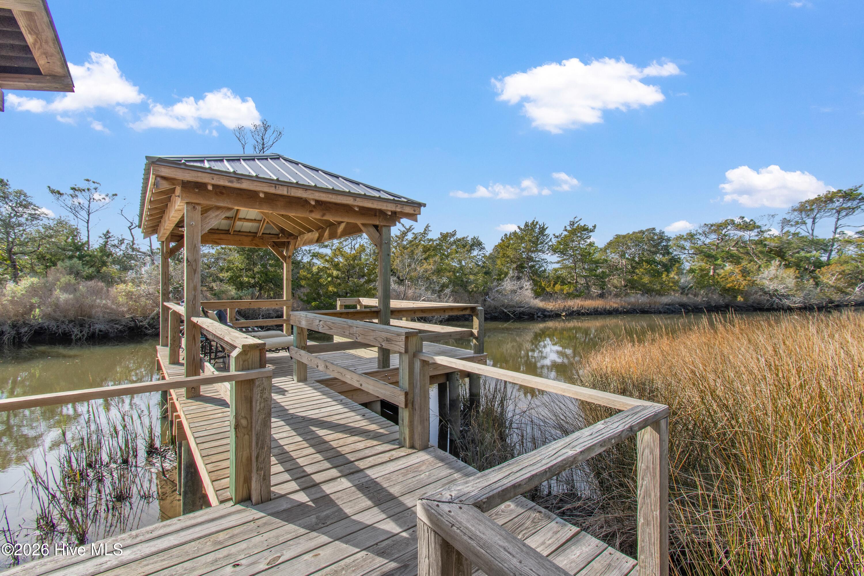 100549205 | Photo 48