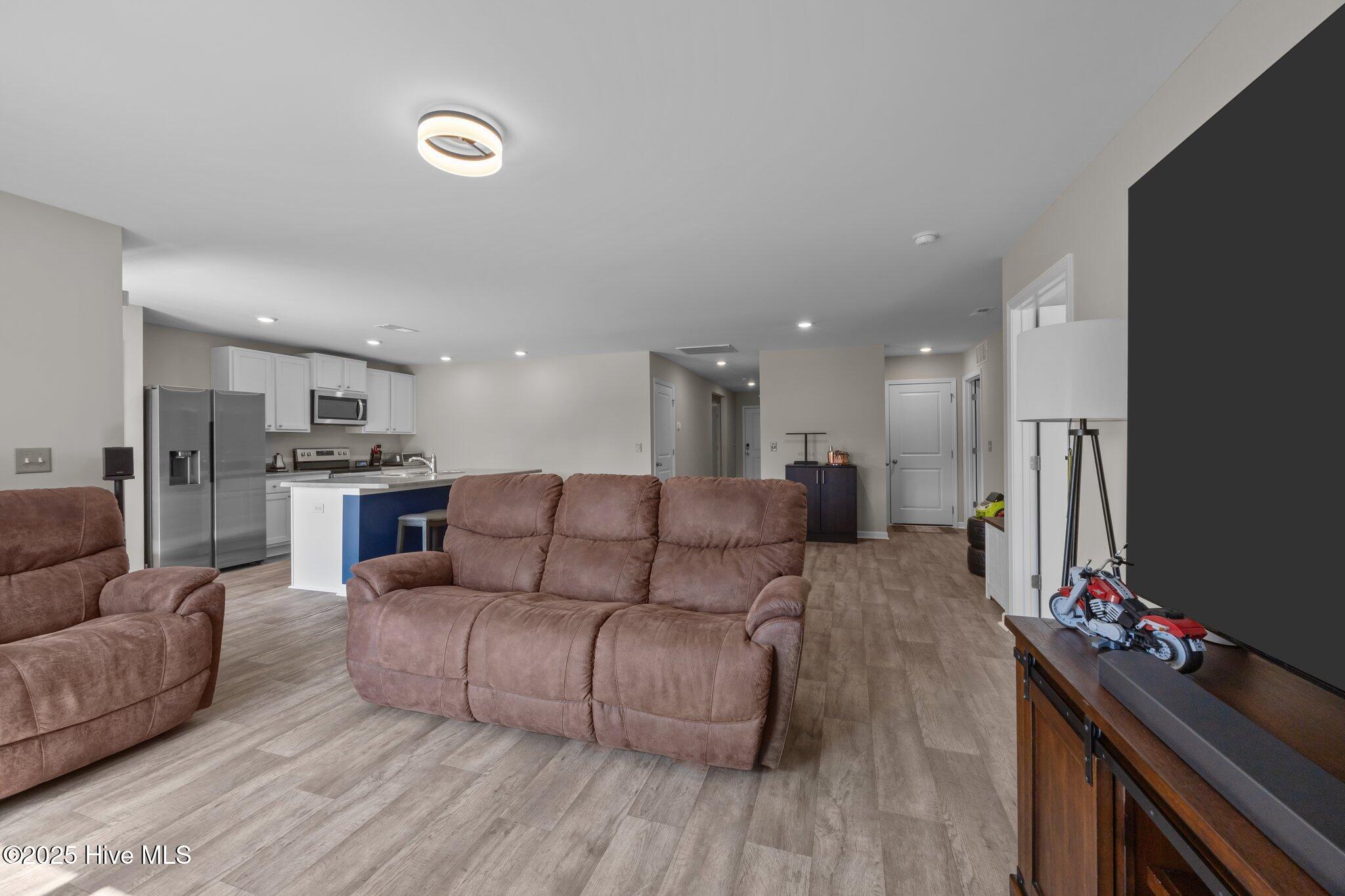 100538089 | Photo 15