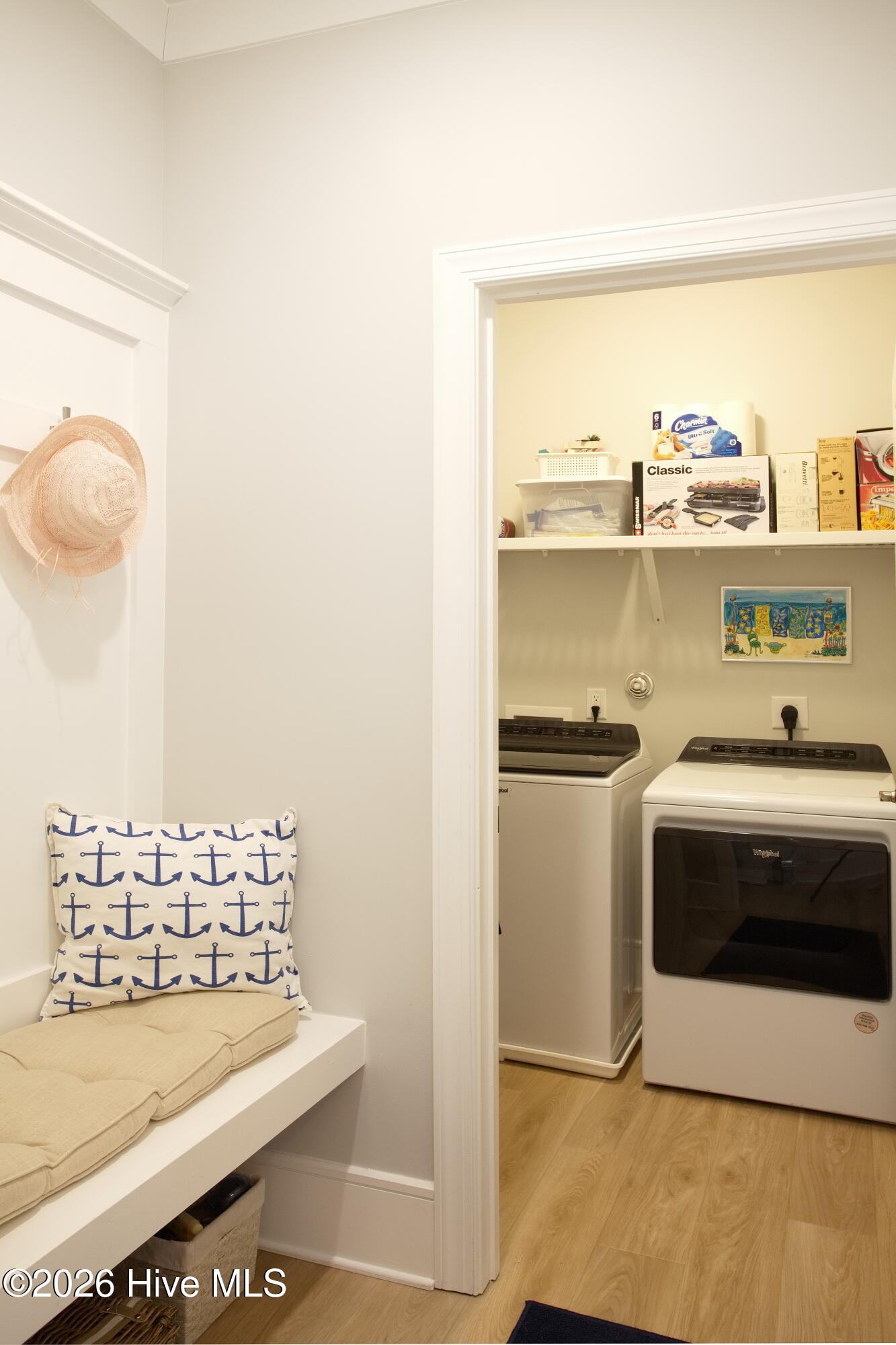 100548790 | Photo 10