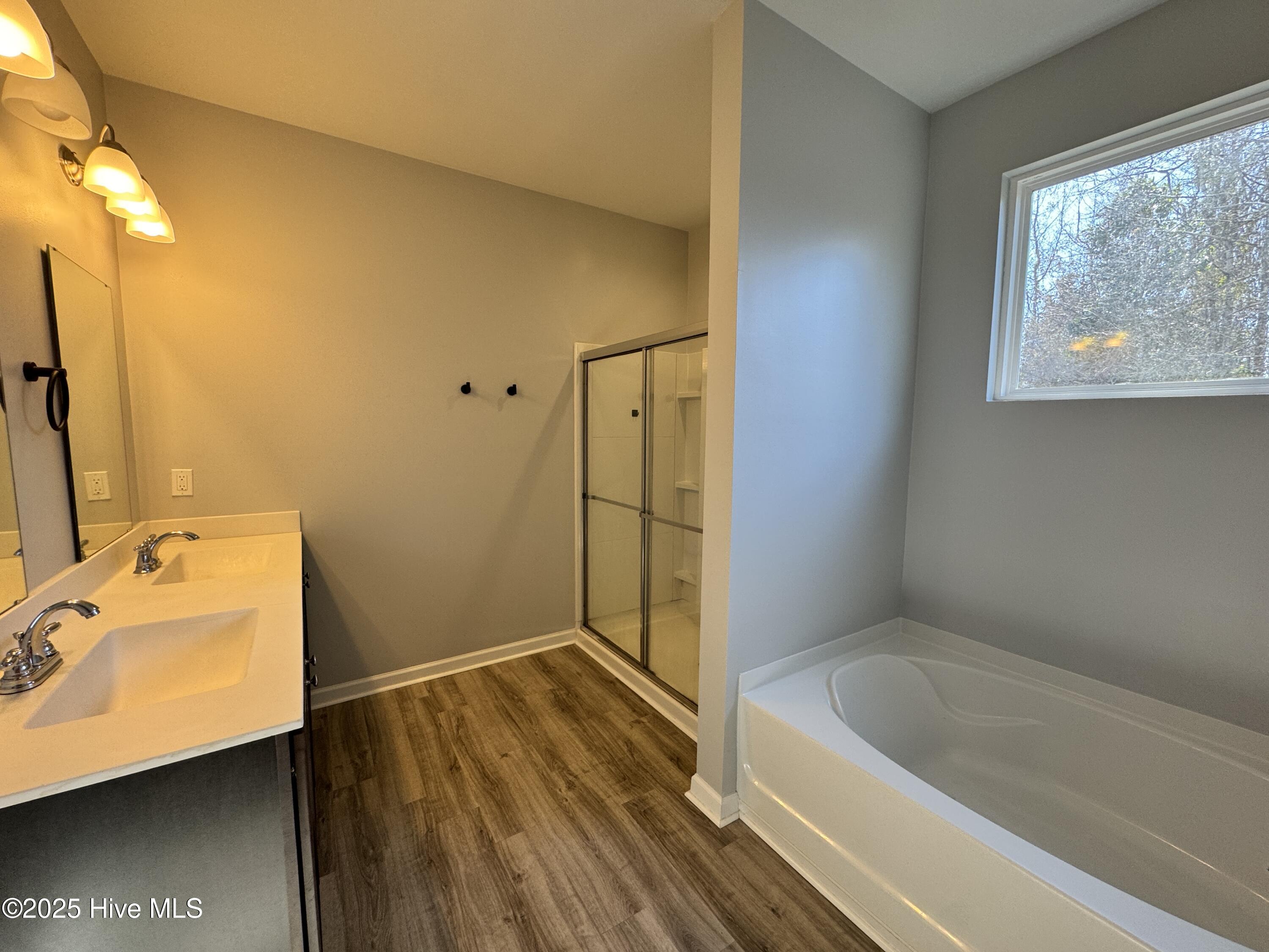 100541325 | Photo 10