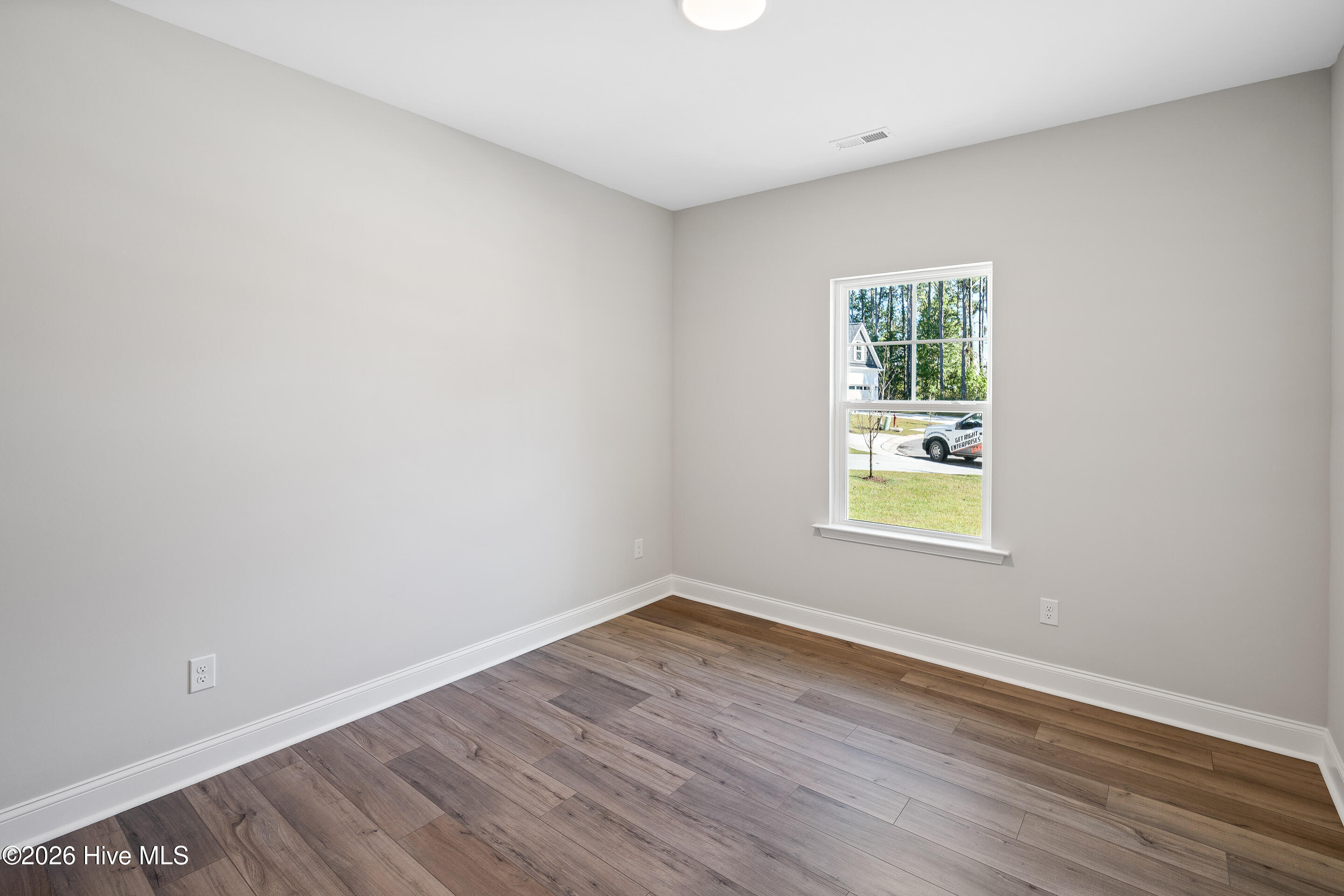 100552787 | Photo 19