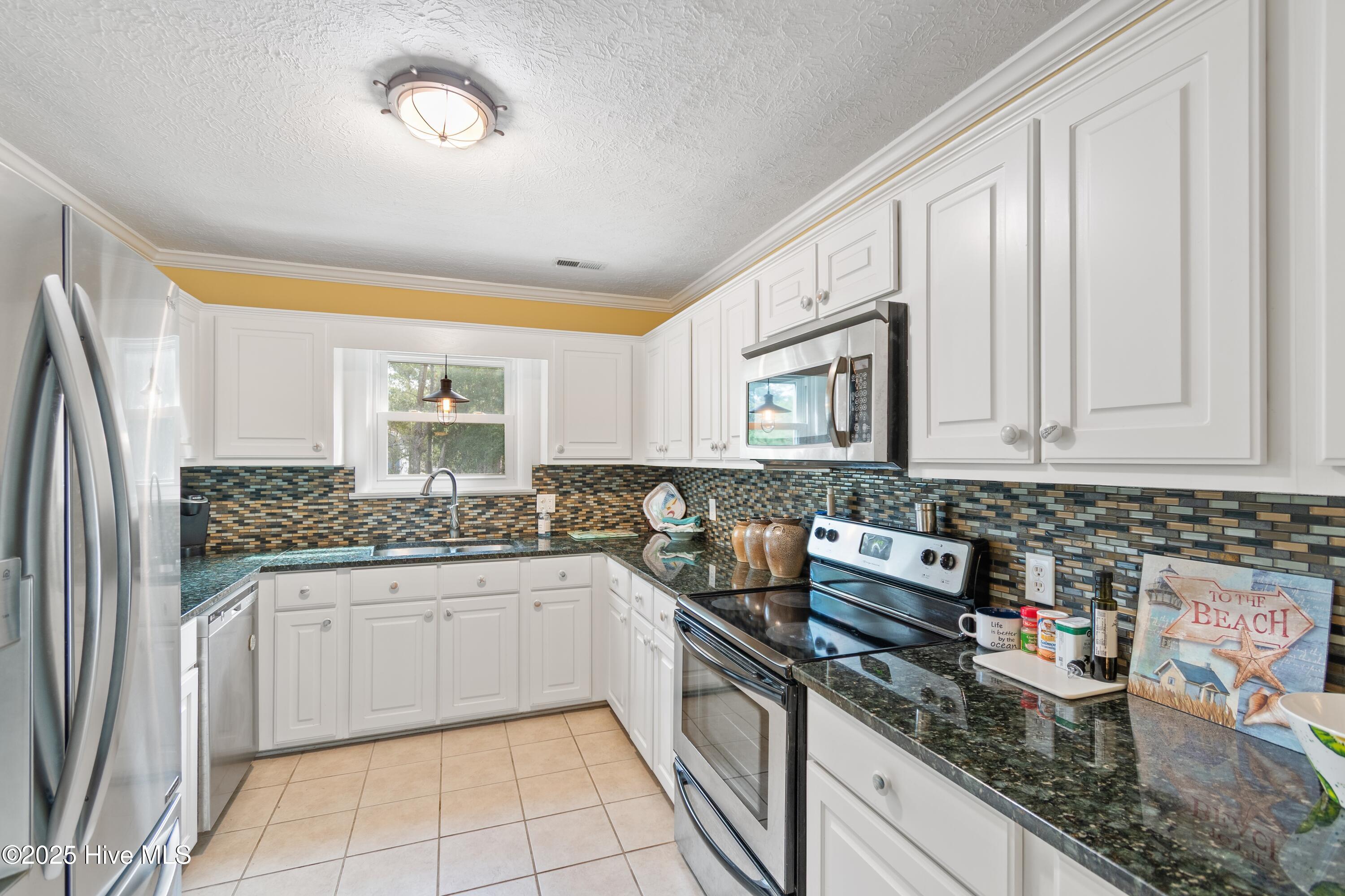 100535762 | Photo 38