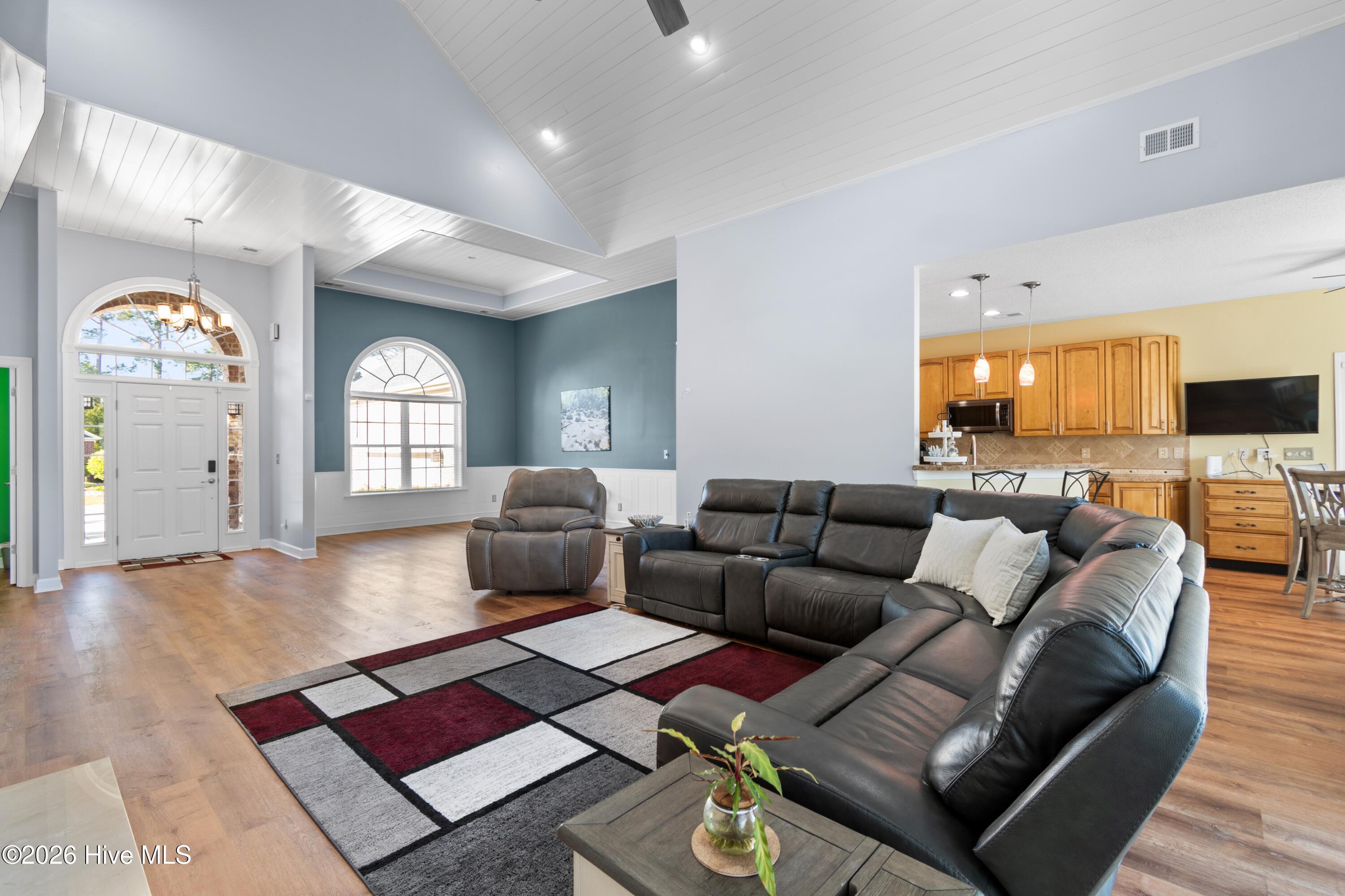 100564906 | Photo 11