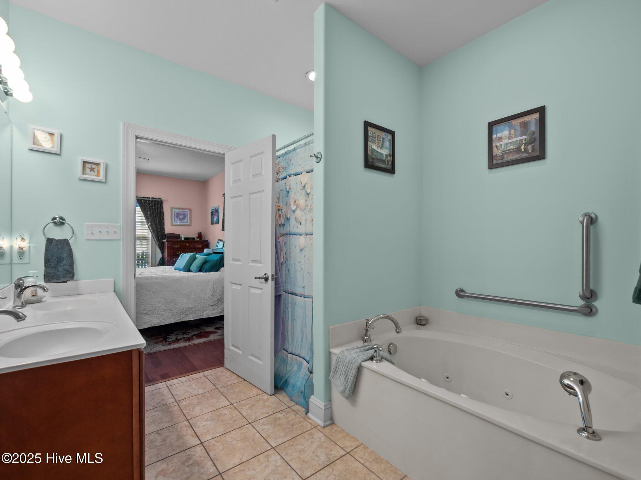 211 Brook Crossing Road, Swansboro, NC 28584 – photo 11: 28-web-or-mls-P6104504