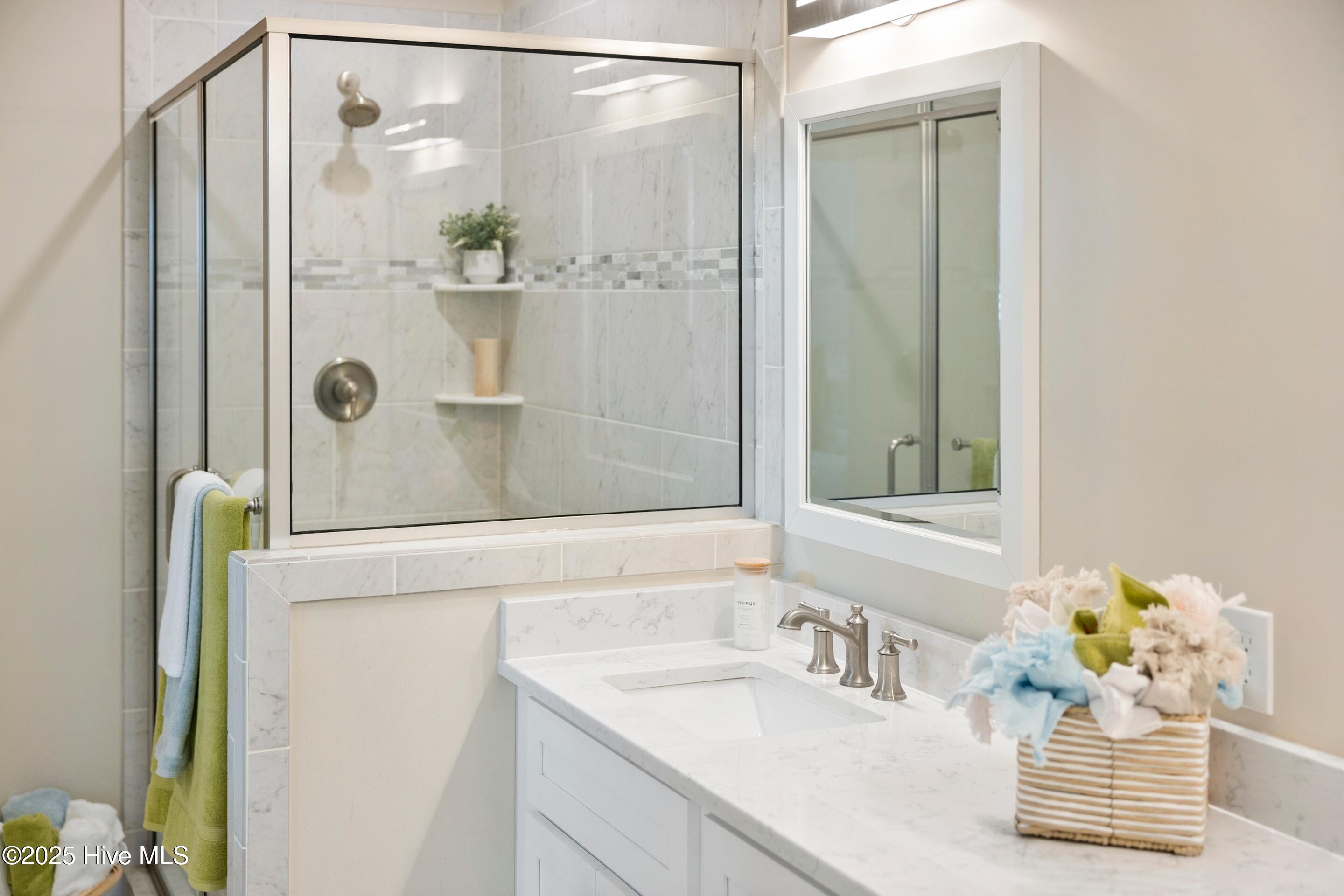 100532410 | Photo 34