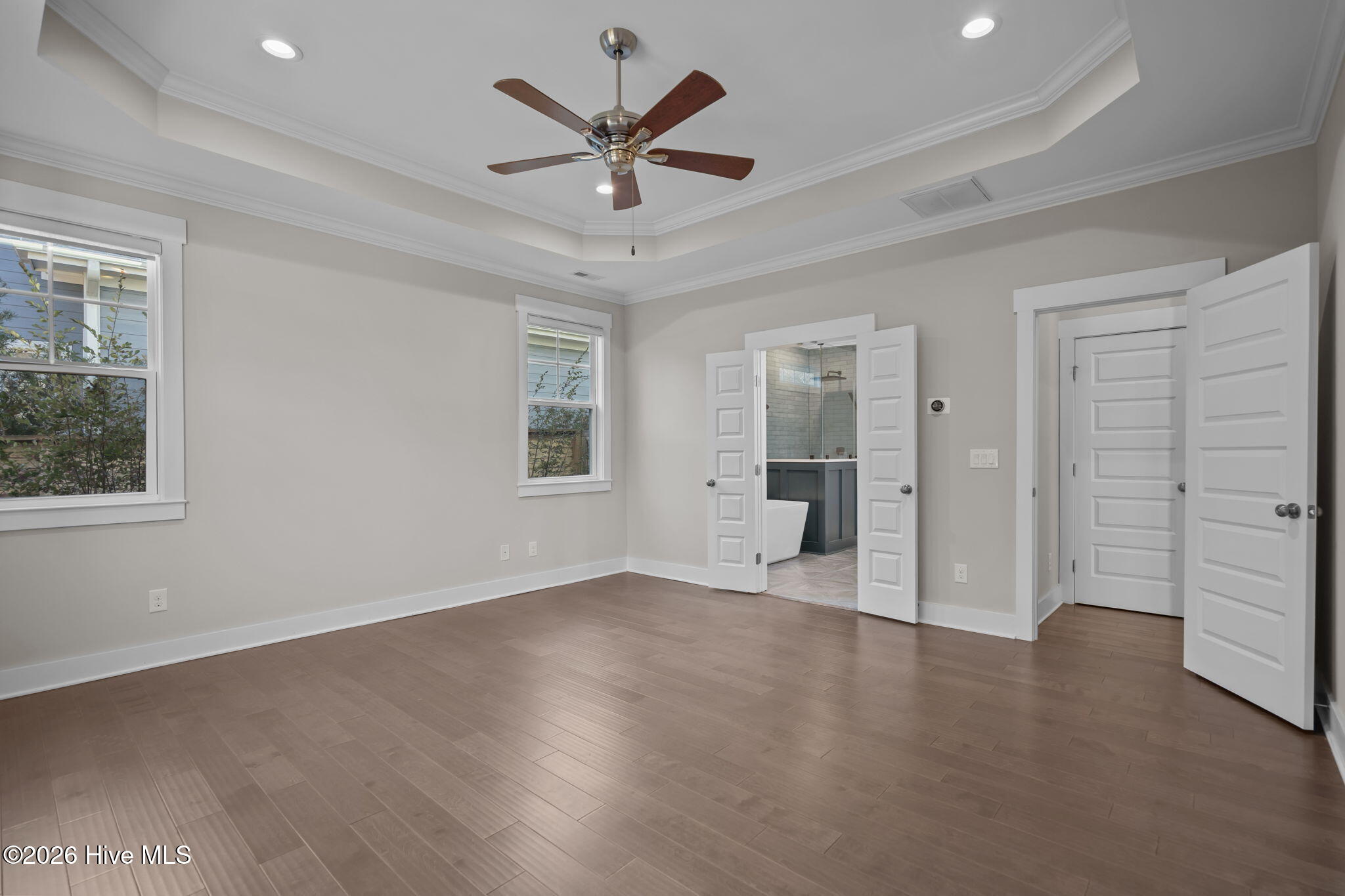 100550410 | Photo 33