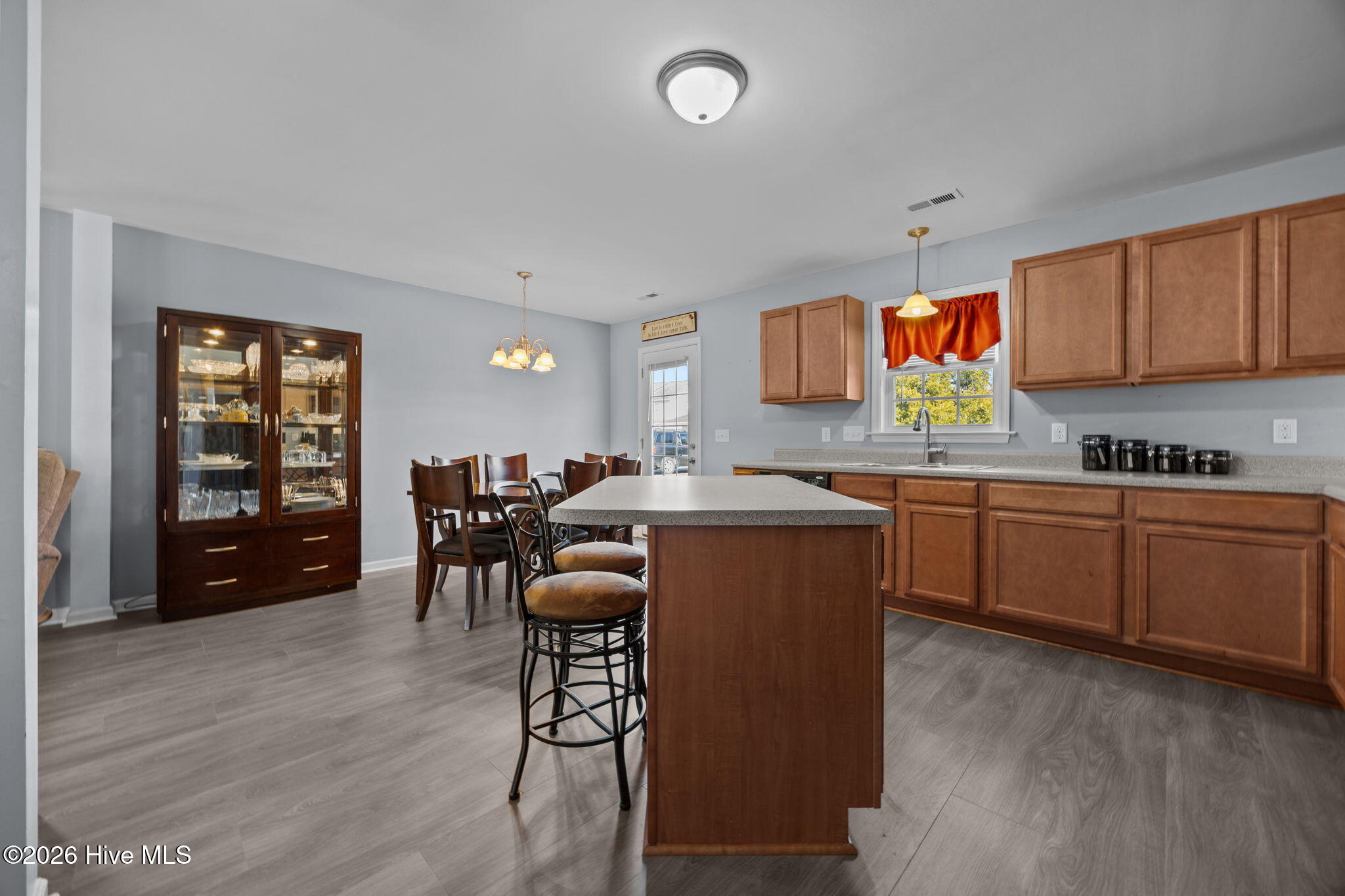 100550942 | Photo 34