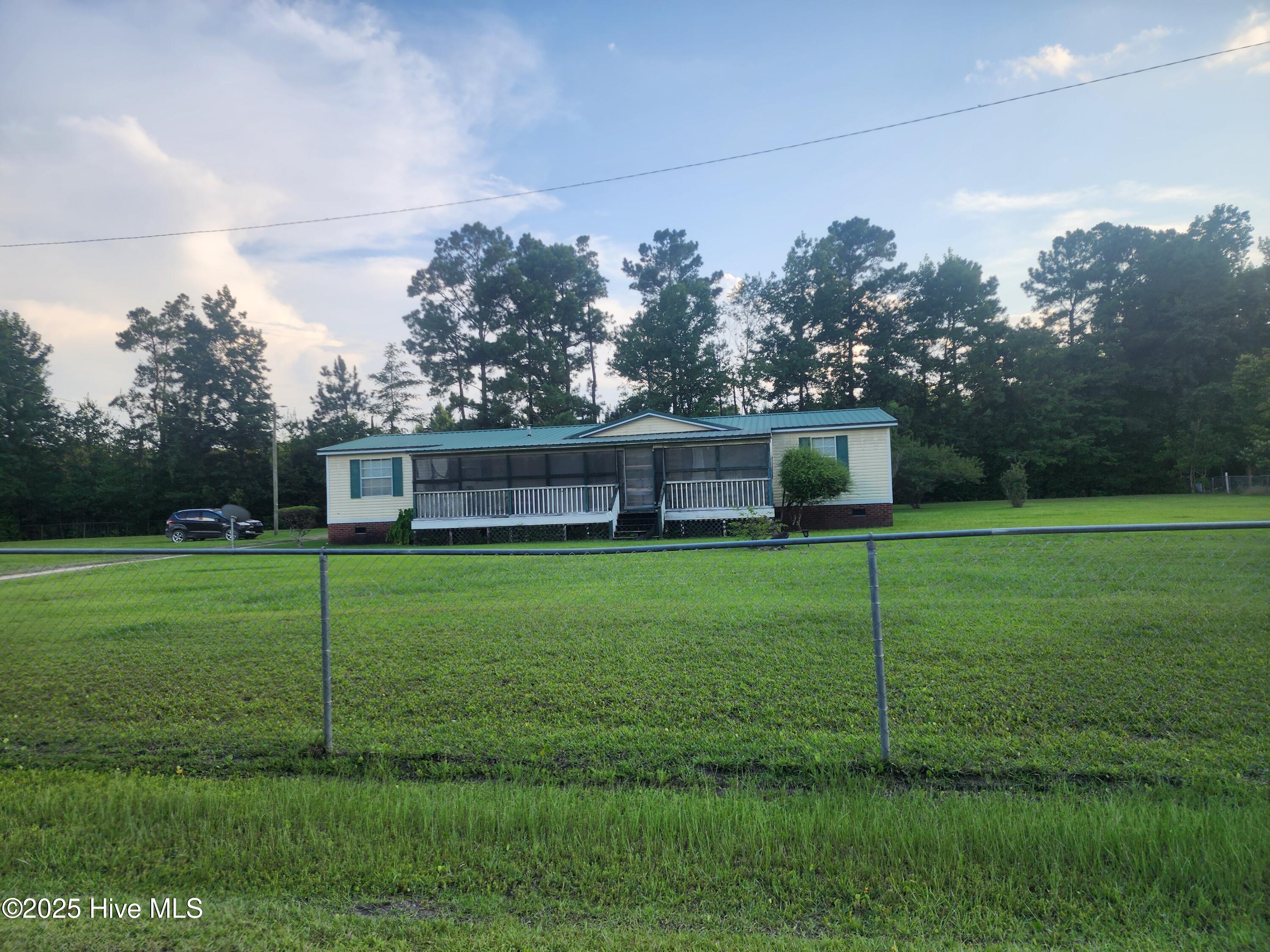 Homes for sale in Burgaw, NC | 585 Sycamore Dr, Burgaw, NC 28425 | MLS# 100523579