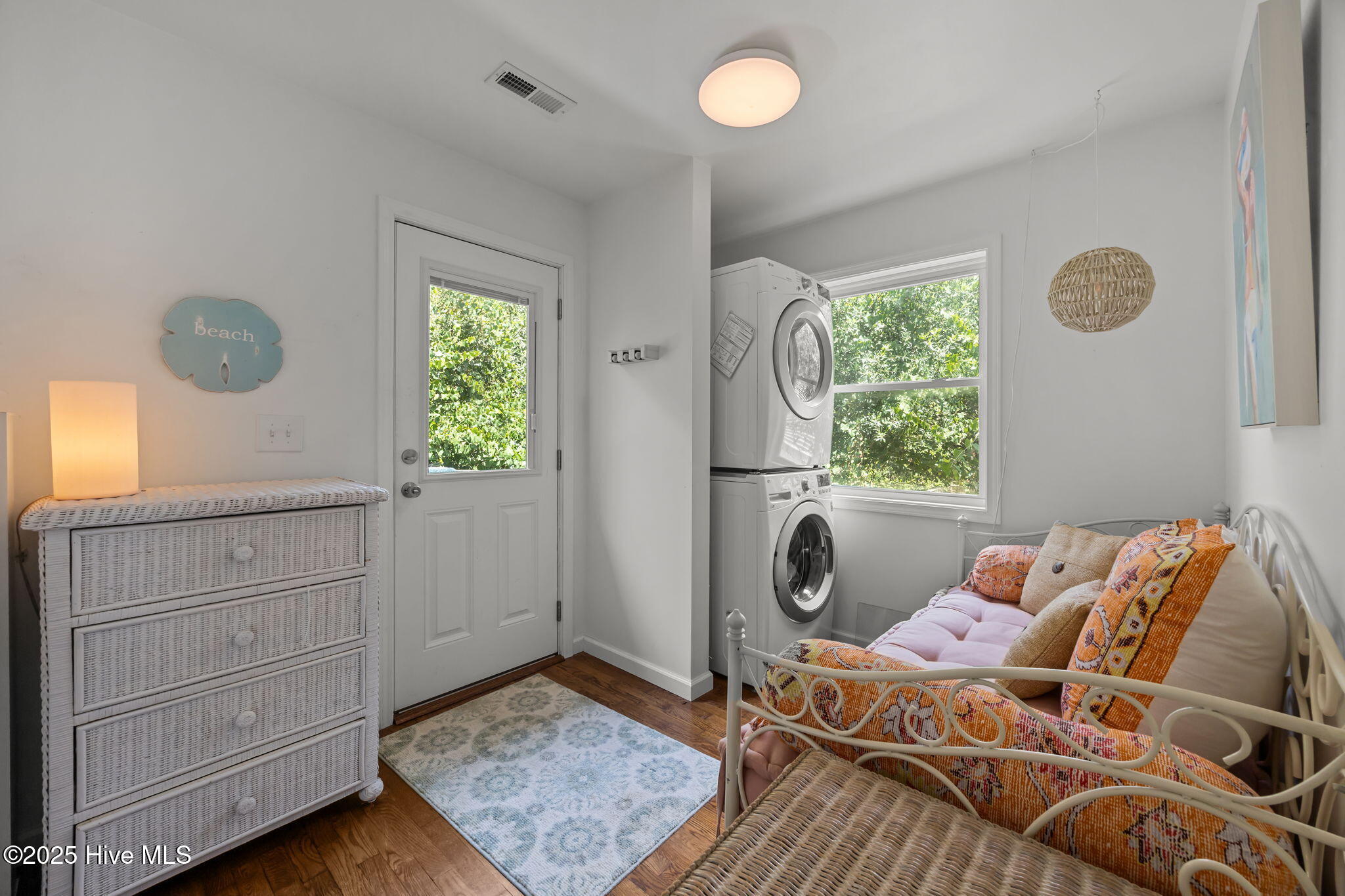 100522215 | Photo 36