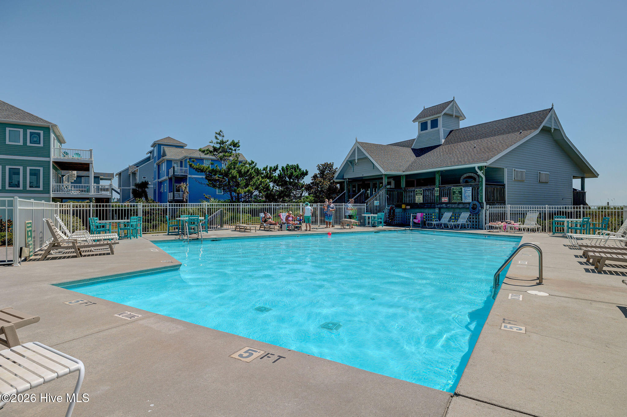 100549584 | Photo 70