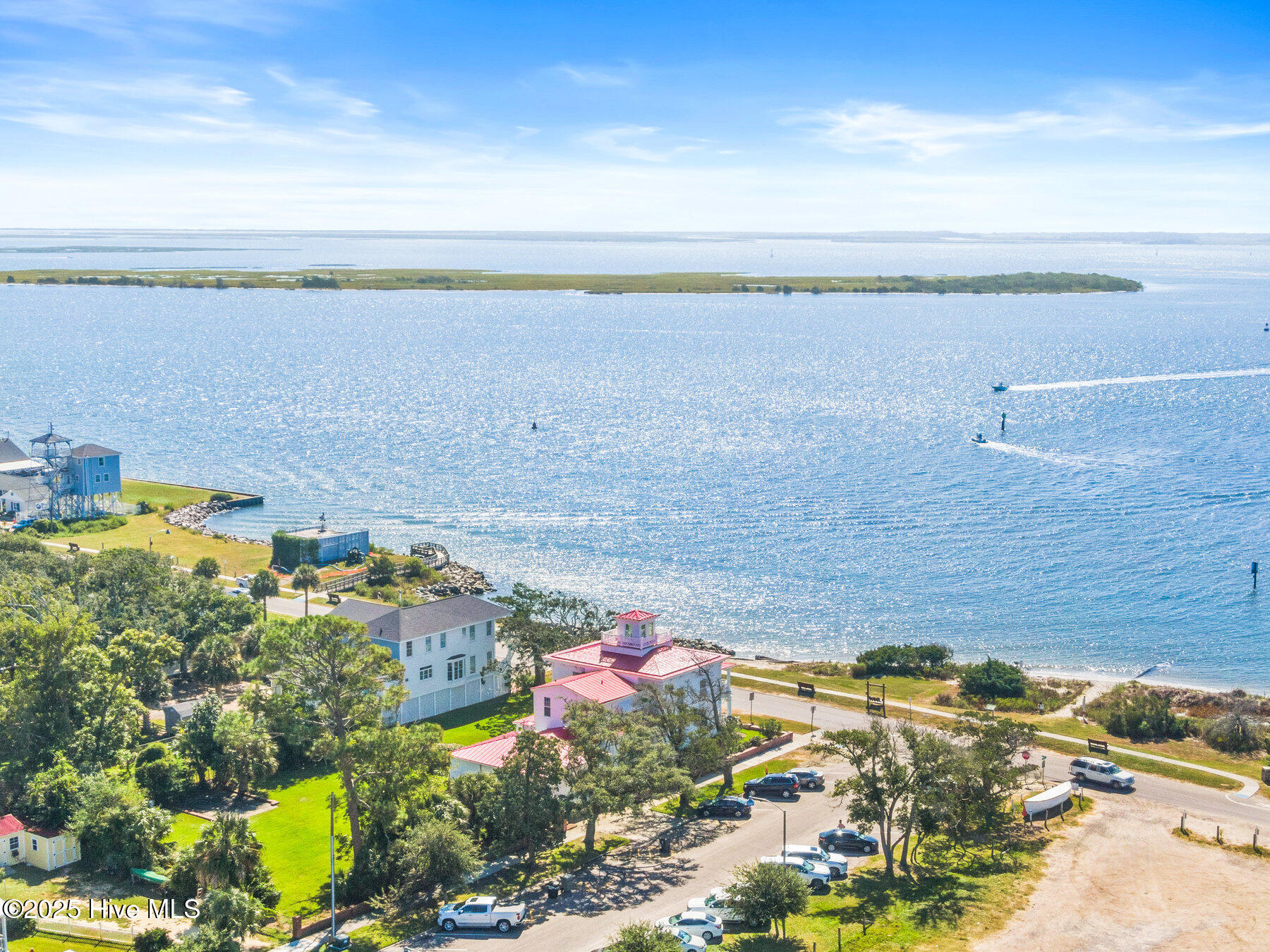 100561116 | Photo 52