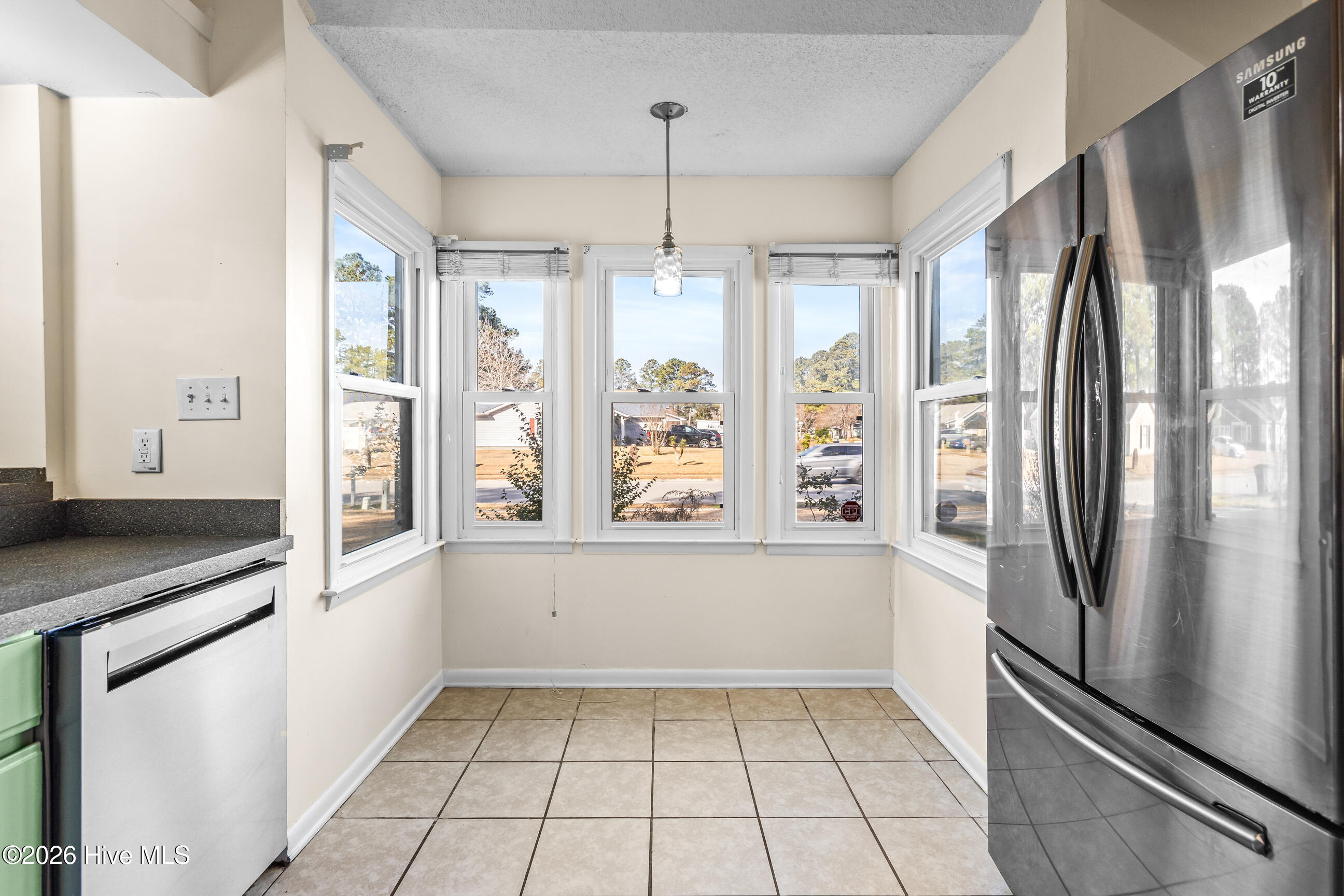 100550983 | Photo 14