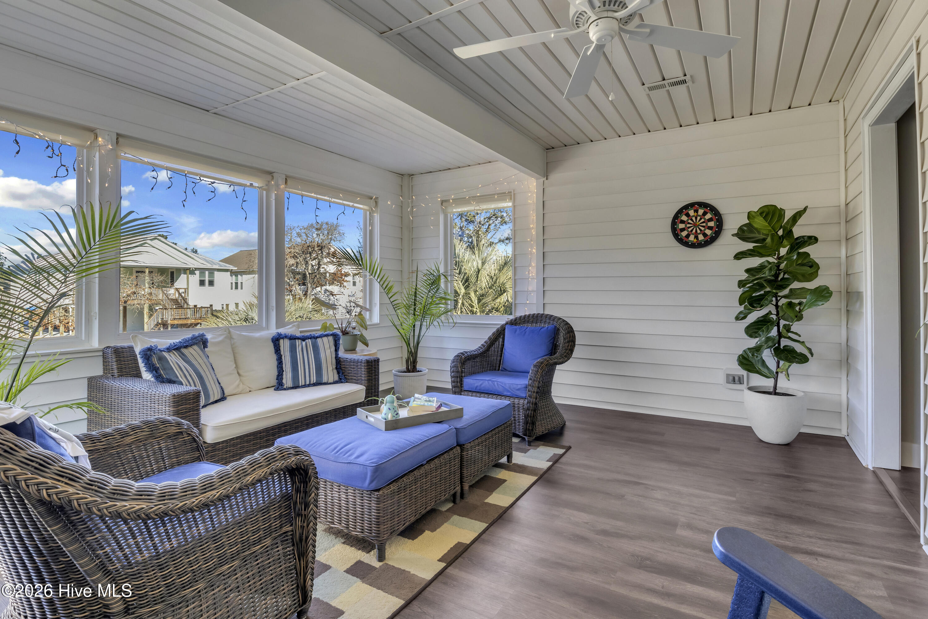 100561178 | Photo 36