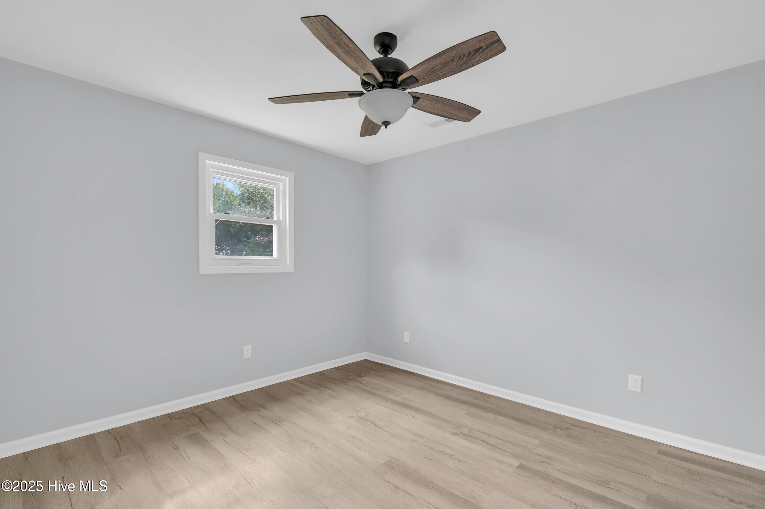 100535250 | Photo 27