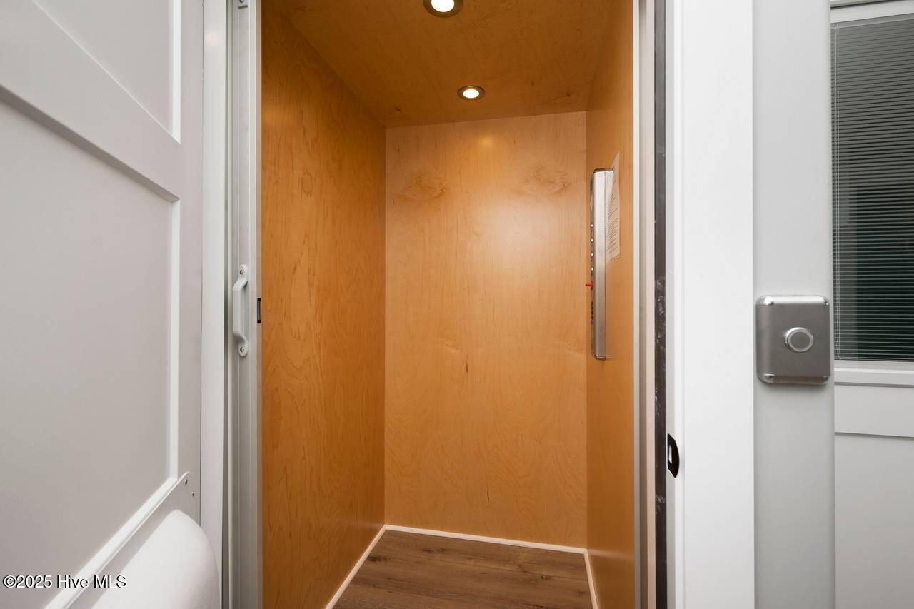 100527522 | Photo 97