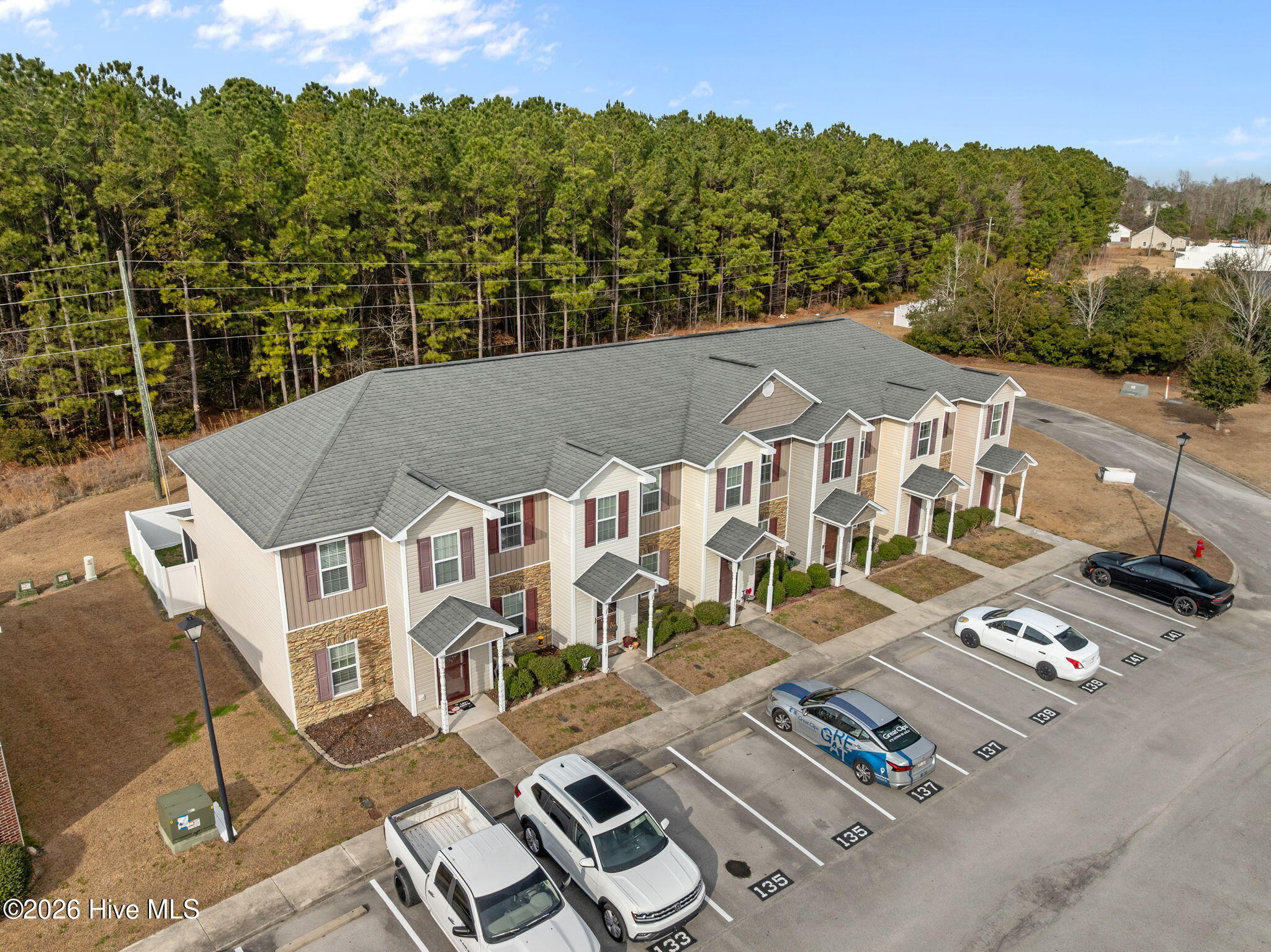 100549105 | Photo 17