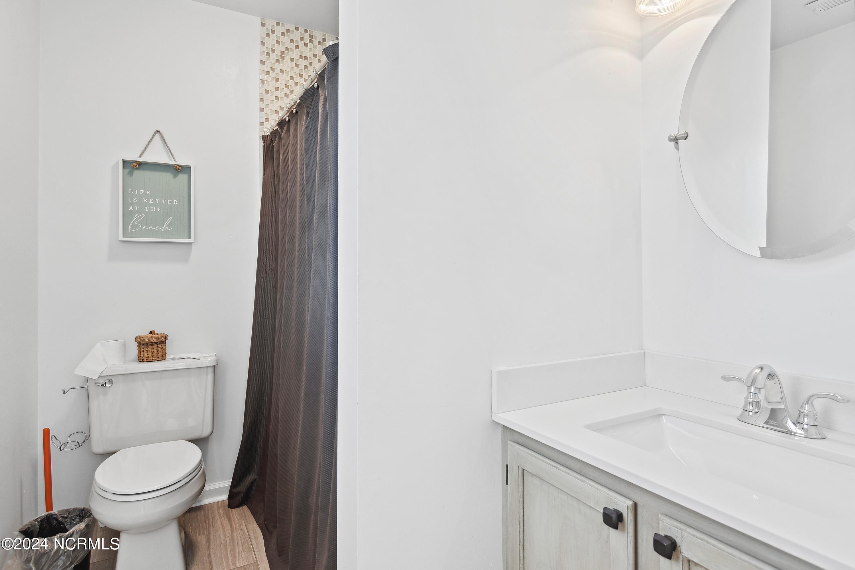 100558410 | Photo 70