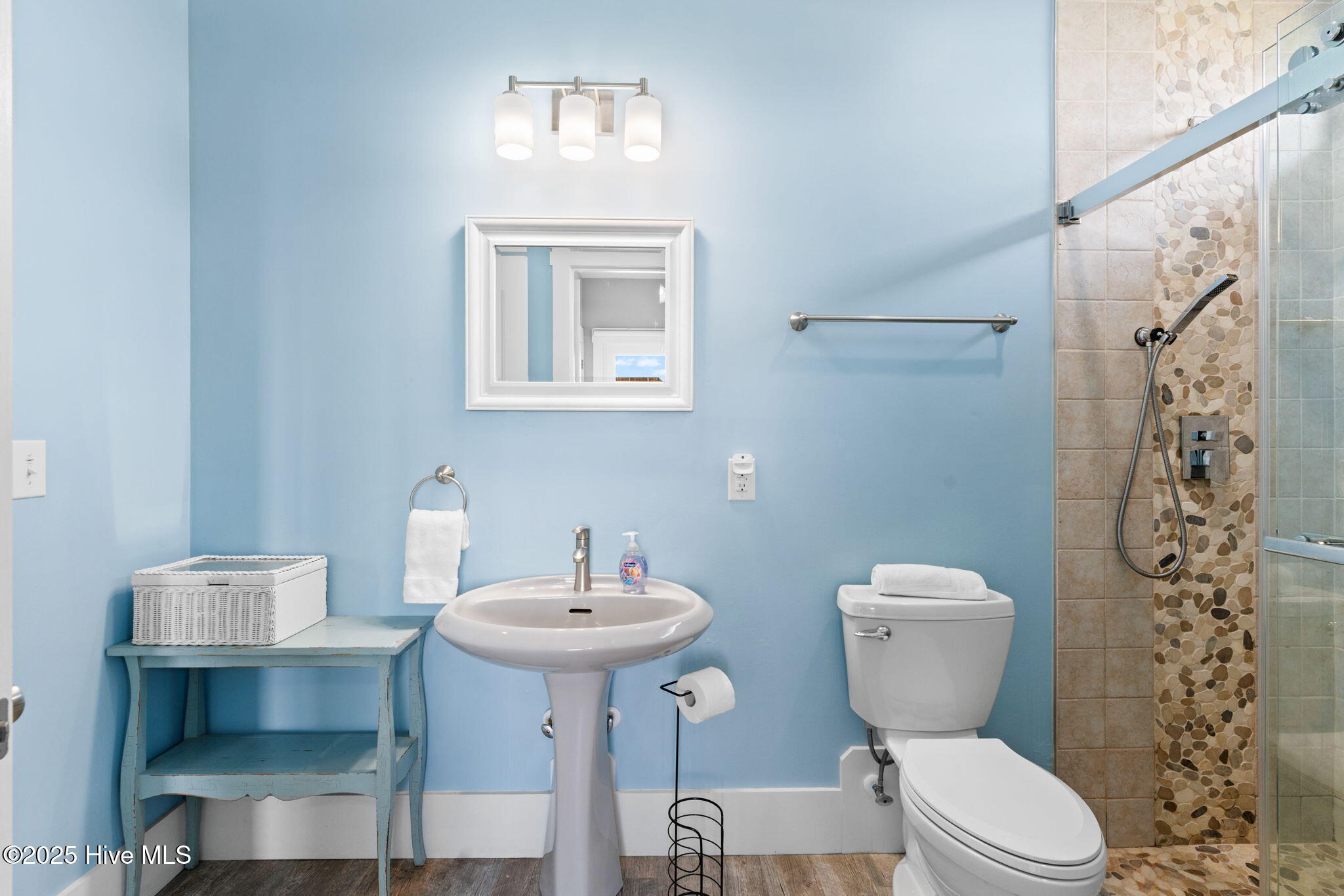 100528214 | Photo 33