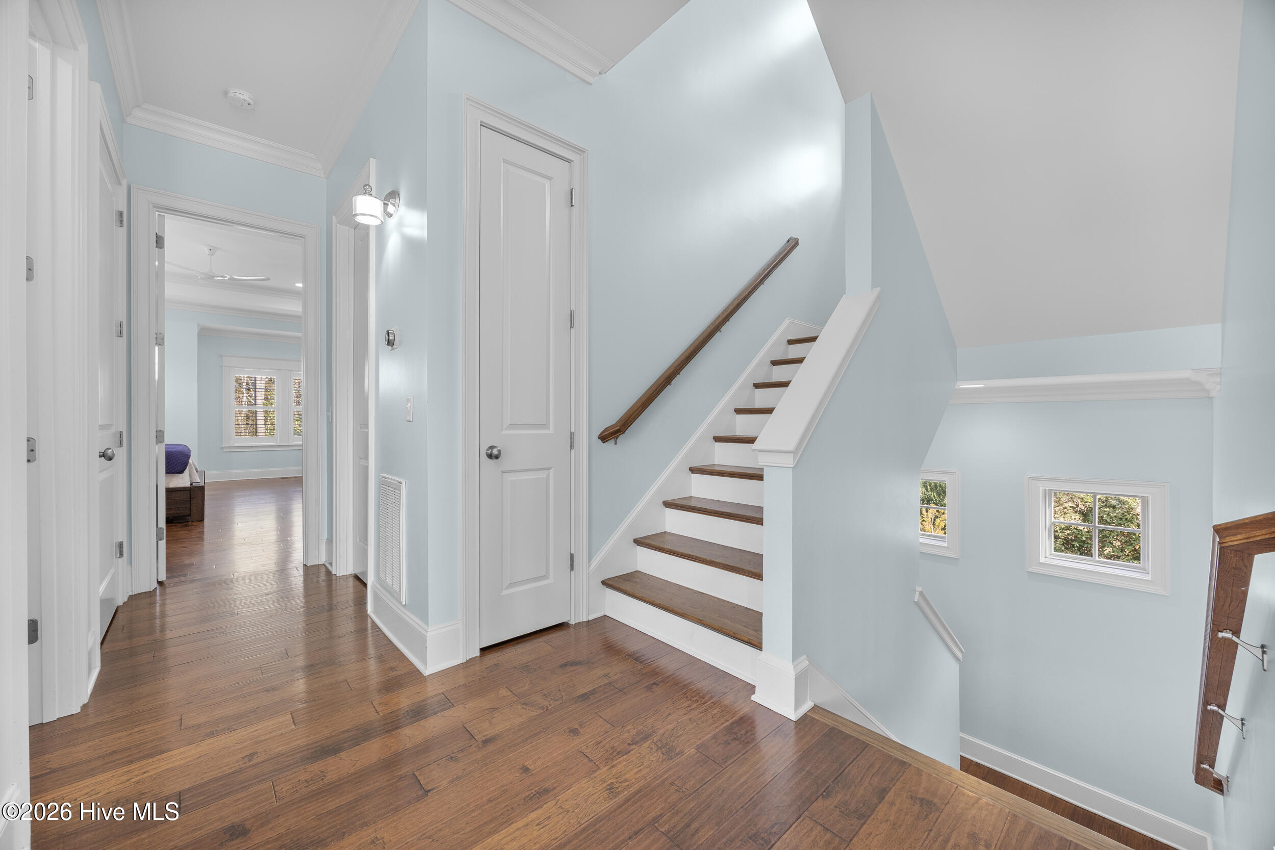 100549374 | Photo 28