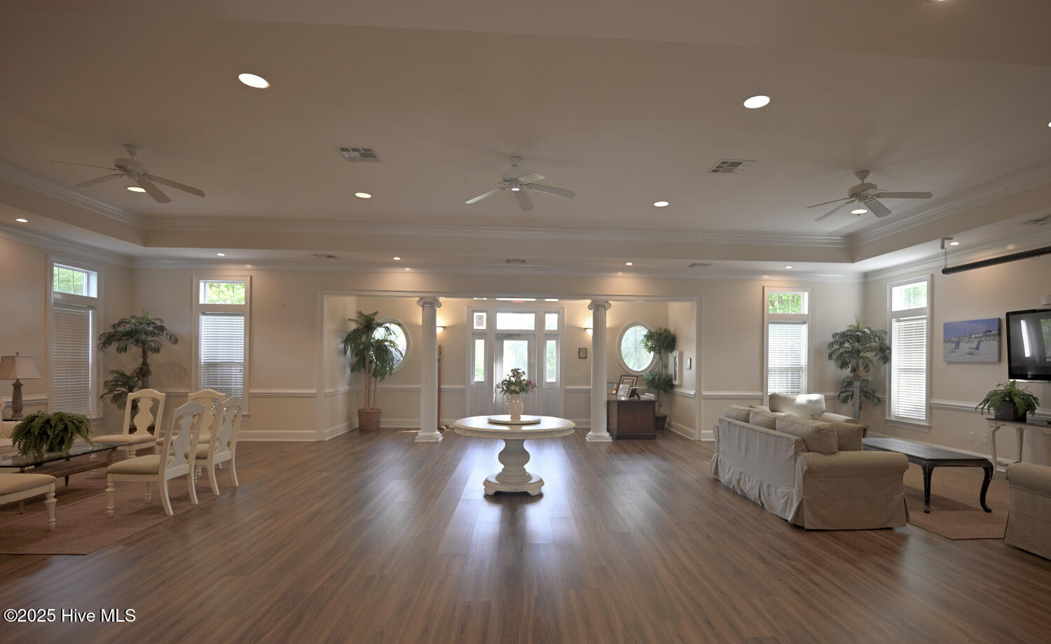 100503609 | Photo 31